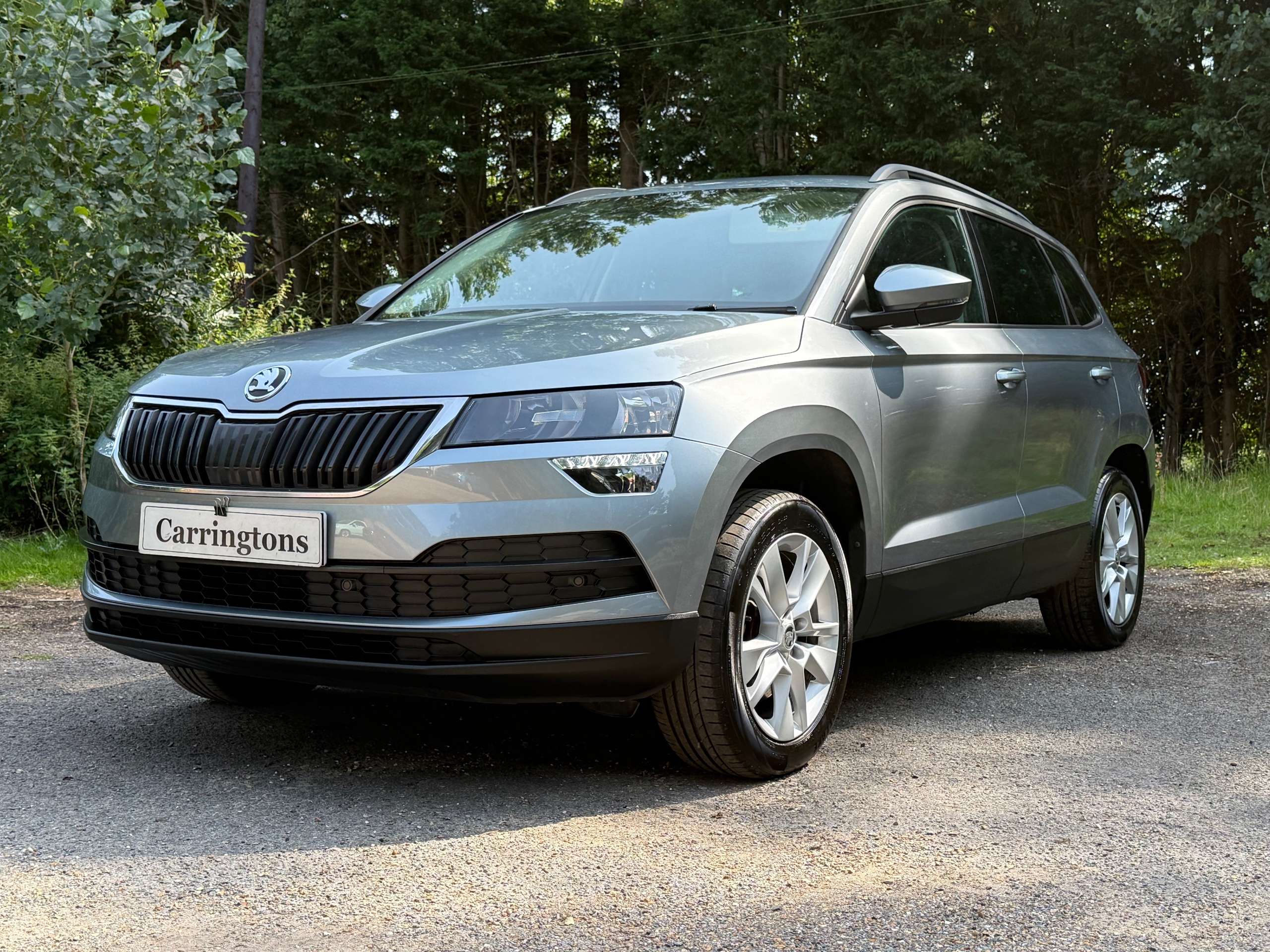 A 2018 SKODA KAROQ 1.0 TSI SE Technology SUV 5dr Petrol Manual Euro 6 (s/s) (115 ps) A 2018 SKODA KAROQ 1.0 TSI SE Technology SUV 5dr Petrol Manual Euro 6 (s/s) (115 ps)