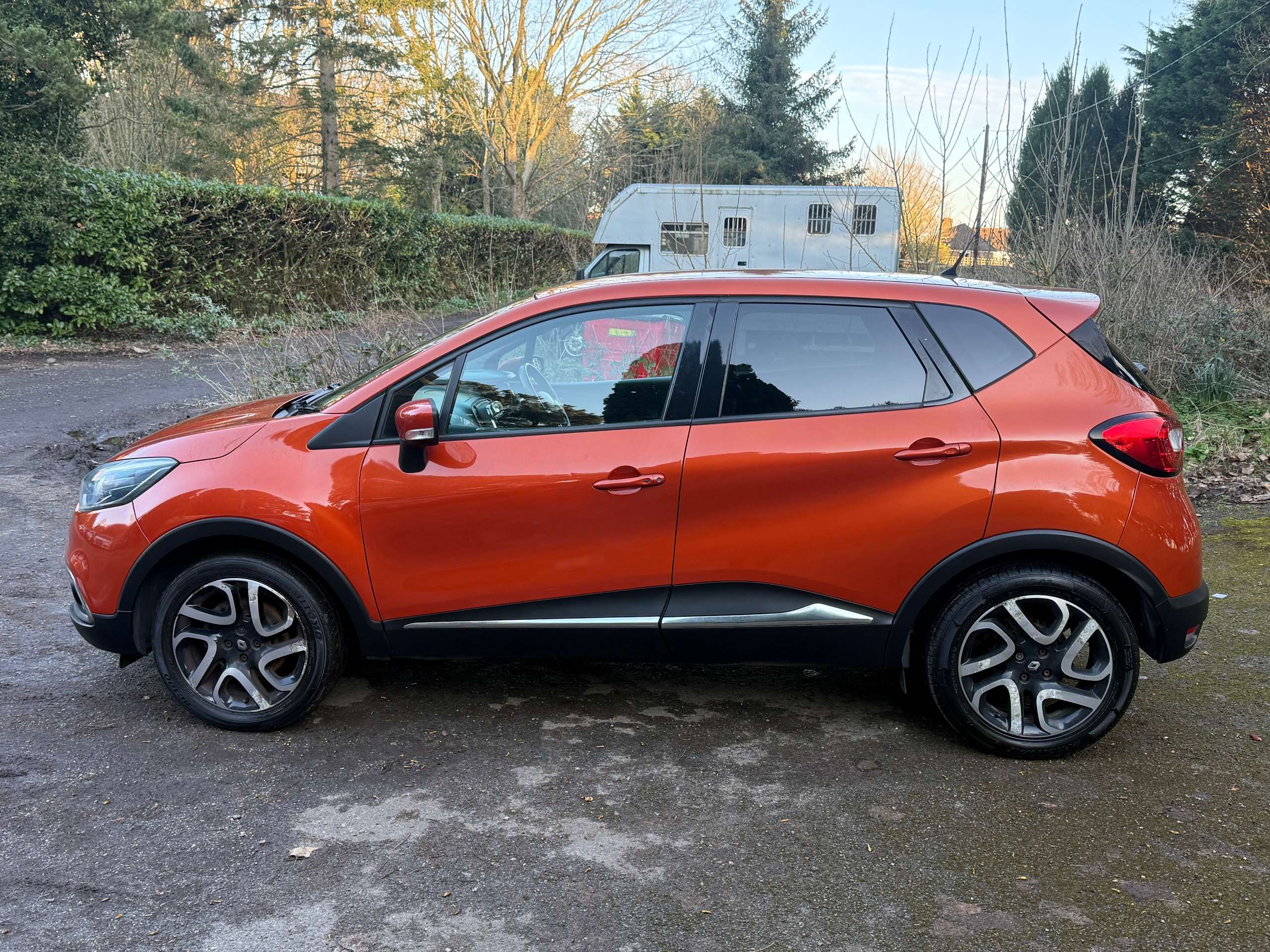 A 2014 RENAULT CAPTUR 1.5 dCi ENERGY Dynamique S MediaNav SUV 5dr Diesel Manual Euro 5 (s/s) (90 ps) A 2014 RENAULT CAPTUR 1.5 dCi ENERGY Dynamique S MediaNav SUV 5dr Diesel Manual Euro 5 (s/s) (90 ps)
