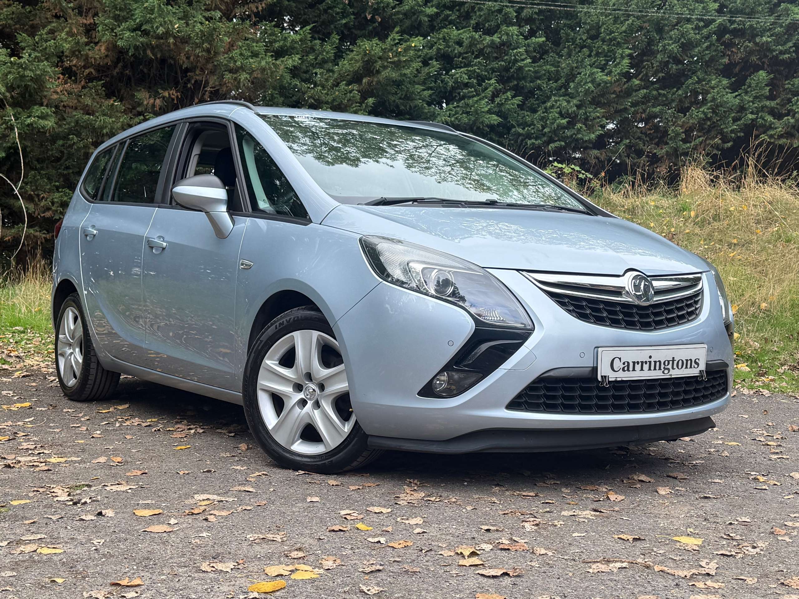 A 2014 VAUXHALL ZAFIRA TOURER 1.8 16V Exclusiv MPV 5dr Petrol Manual Euro 5 (140 ps) A 2014 VAUXHALL ZAFIRA TOURER 1.8 16V Exclusiv MPV 5dr Petrol Manual Euro 5 (140 ps)