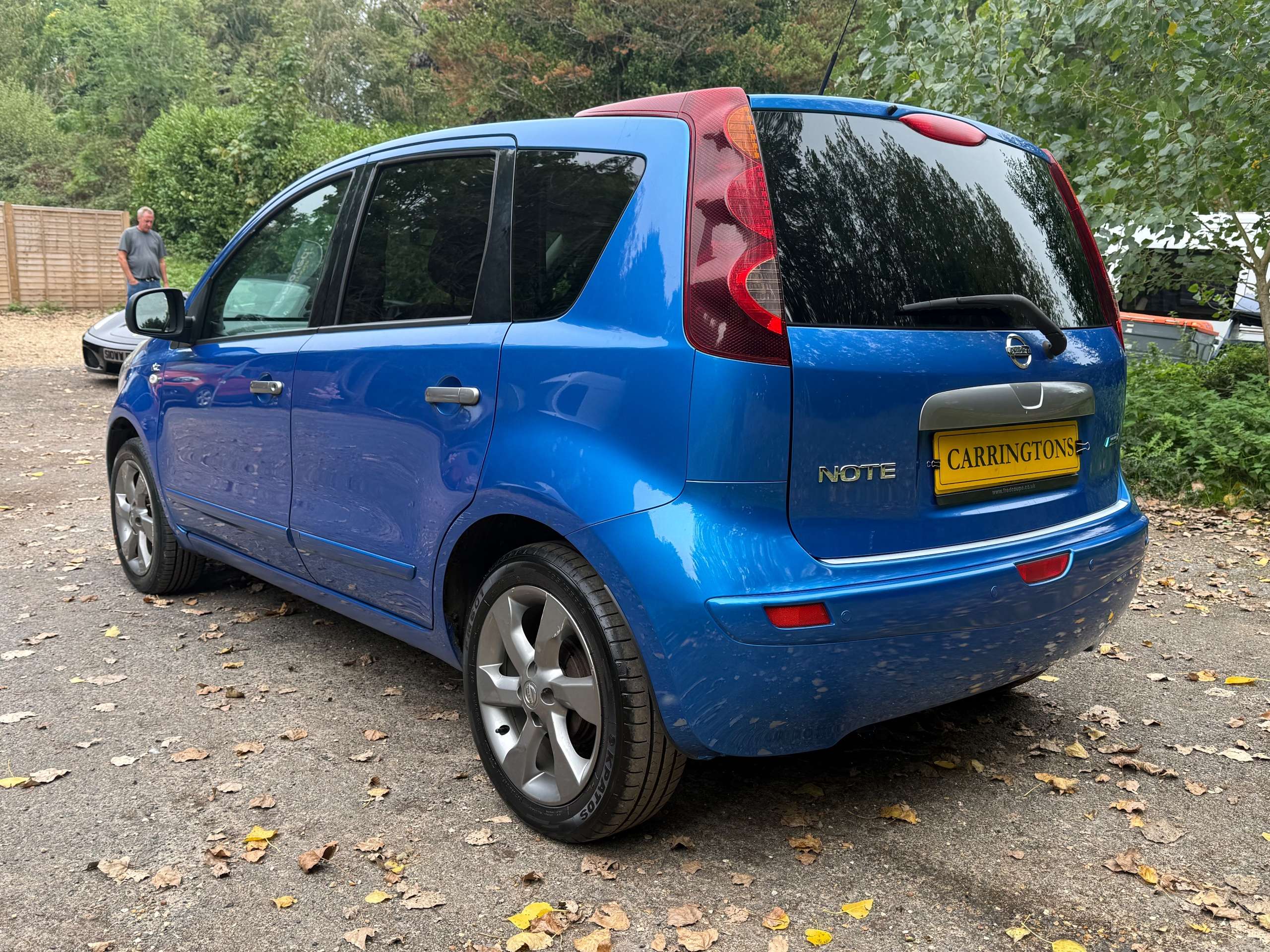 A 2011 NISSAN NOTE 1.4 16V n-tec Hatchback 5dr Petrol Manual Euro 5 (88 ps) A 2011 NISSAN NOTE 1.4 16V n-tec Hatchback 5dr Petrol Manual Euro 5 (88 ps)