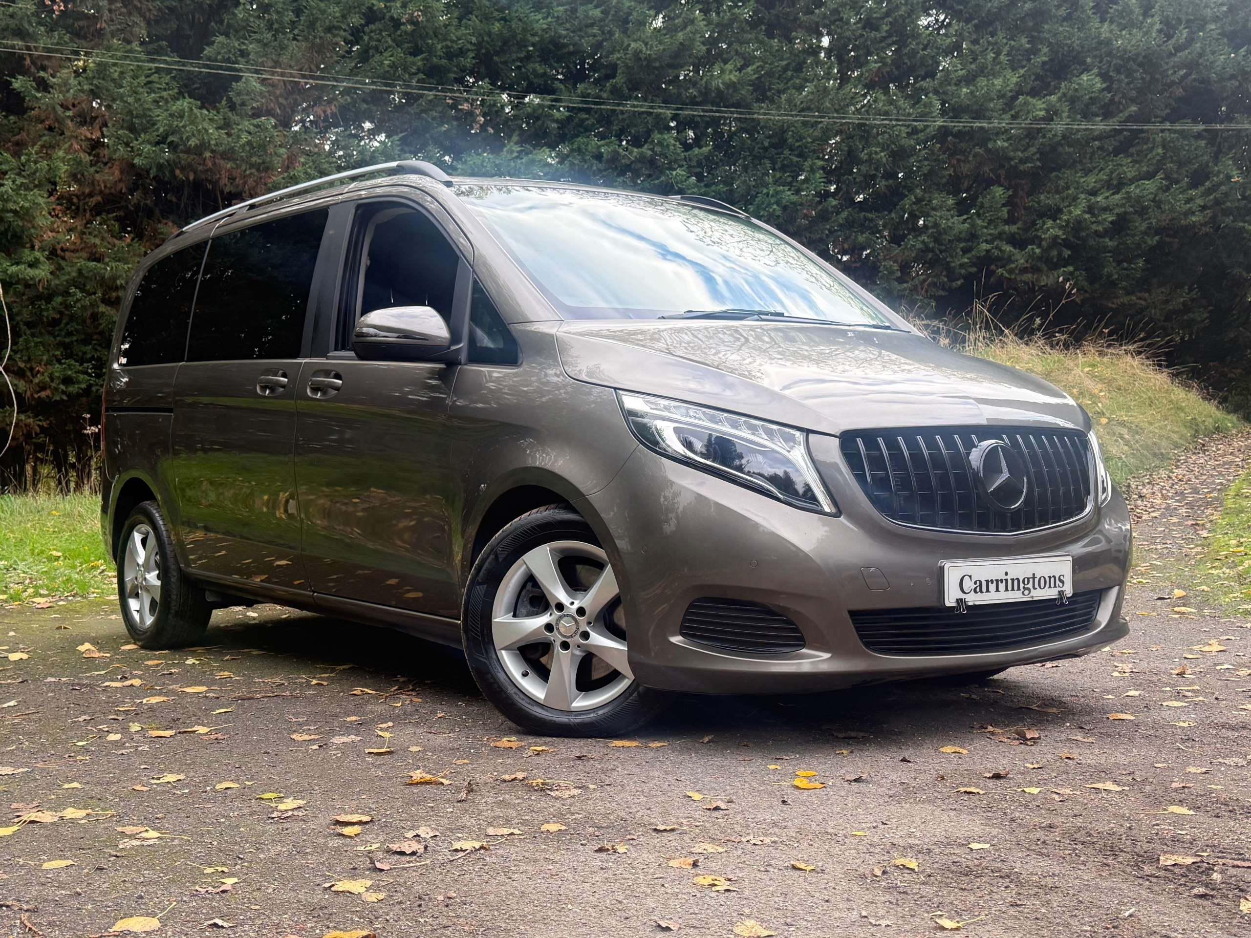 A 2015 MERCEDES-BENZ V CLASS 2.2 V220d BlueTEC SE MPV 5dr Diesel G-Tronic+ Euro 6 (s/s) 7 Seat (163 ps) A 2015 MERCEDES-BENZ V CLASS 2.2 V220d BlueTEC SE MPV 5dr Diesel G-Tronic+ Euro 6 (s/s) 7 Seat (163 ps)