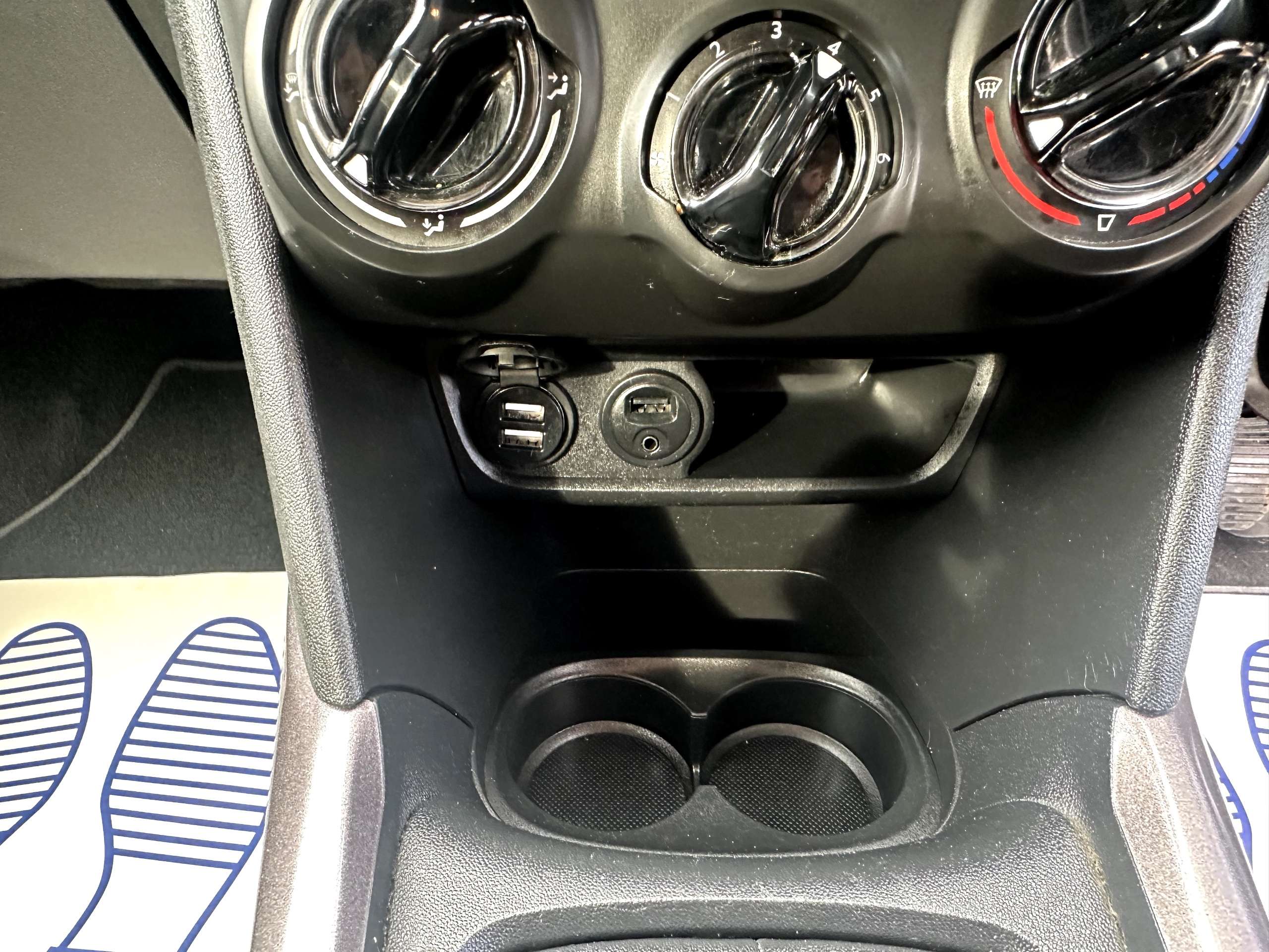 2016 PEUGEOT 2008 2016 PEUGEOT 2008