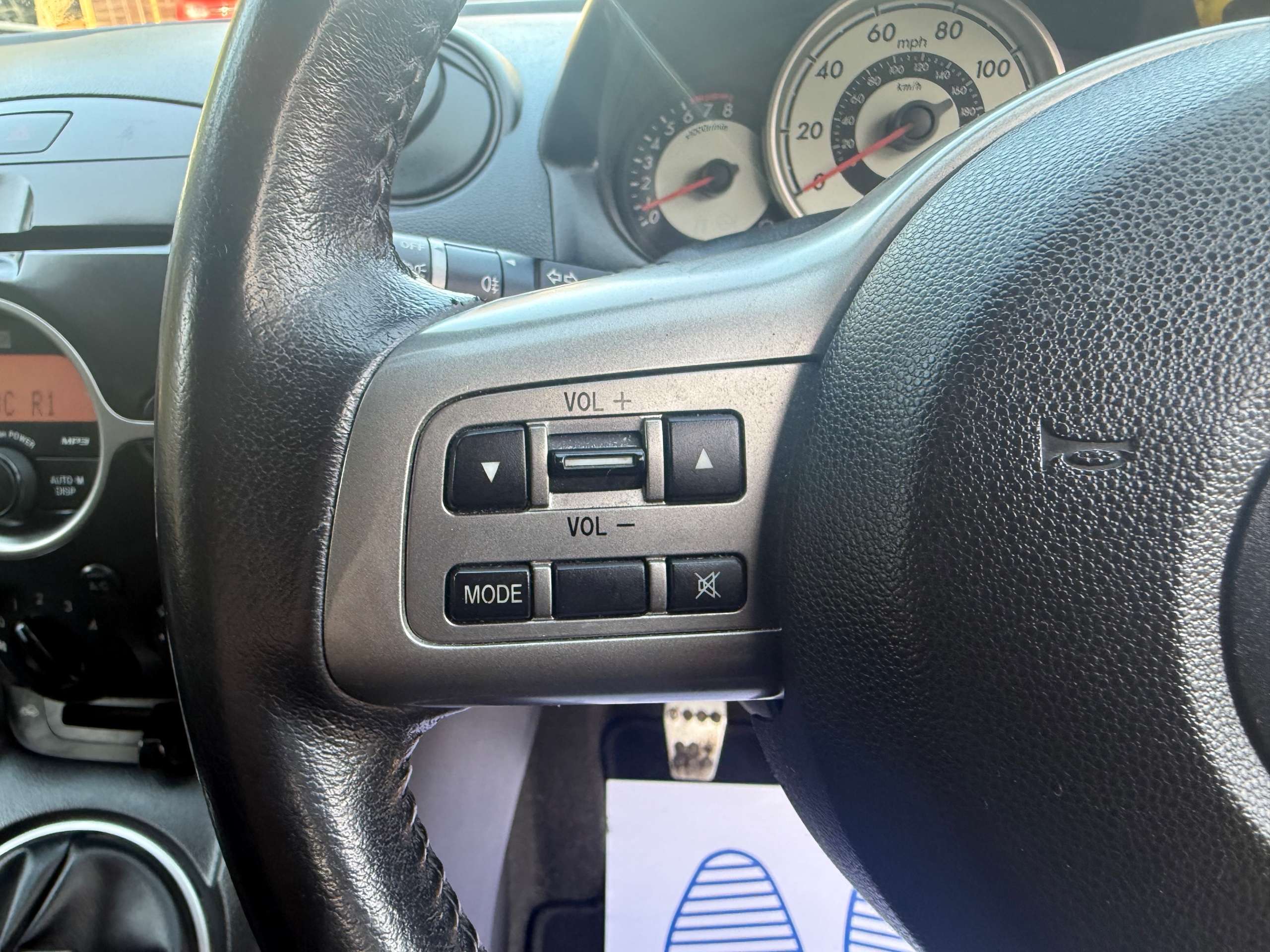 2010 MAZDA MAZDA2 2010 MAZDA MAZDA2