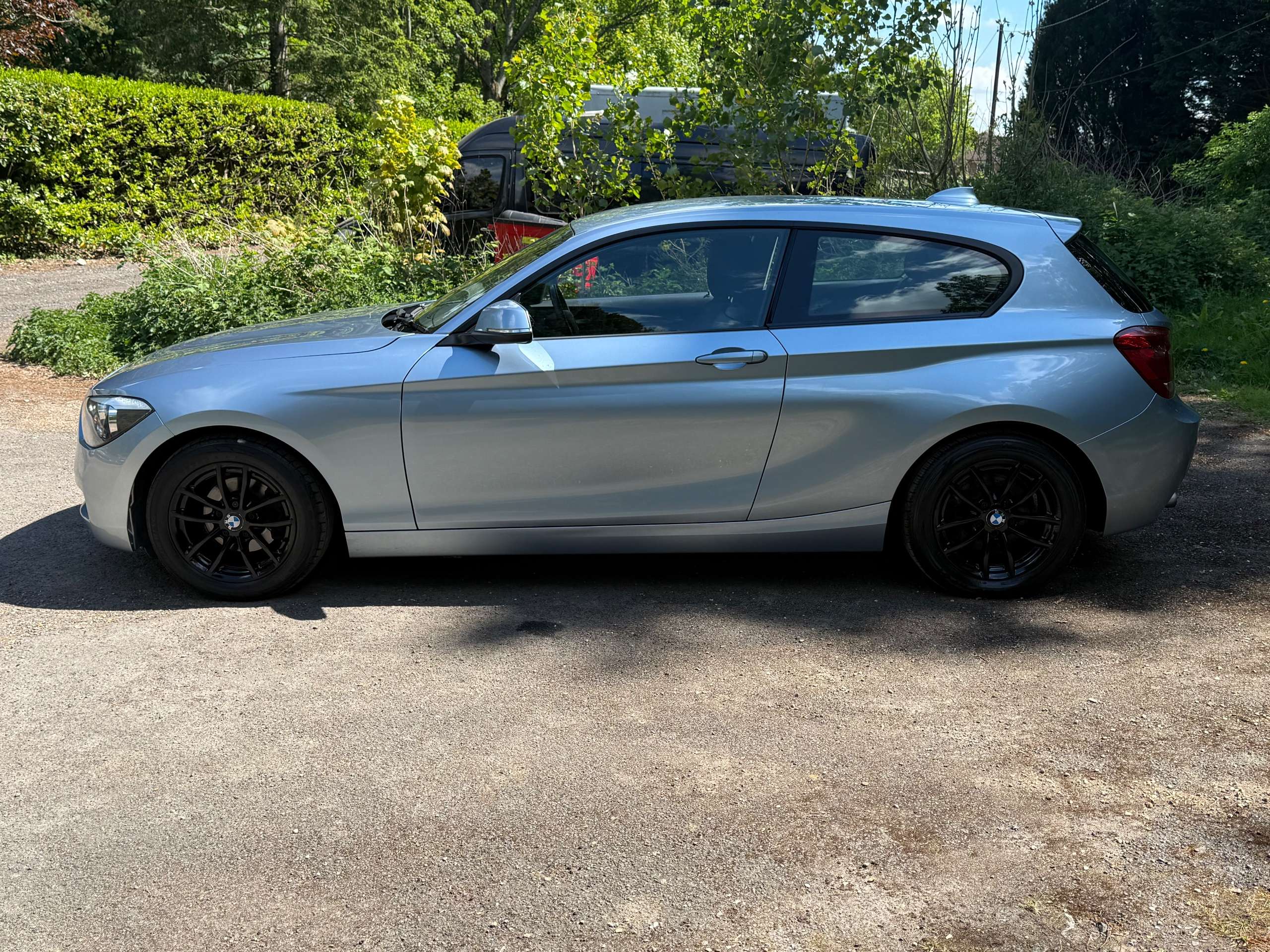 A 2013 BMW 1 SERIES 1.6 116d ED EfficientDynamics Hatchback 3dr Diesel Manual Euro 5 (s/s) (116 ps) A 2013 BMW 1 SERIES 1.6 116d ED EfficientDynamics Hatchback 3dr Diesel Manual Euro 5 (s/s) (116 ps)