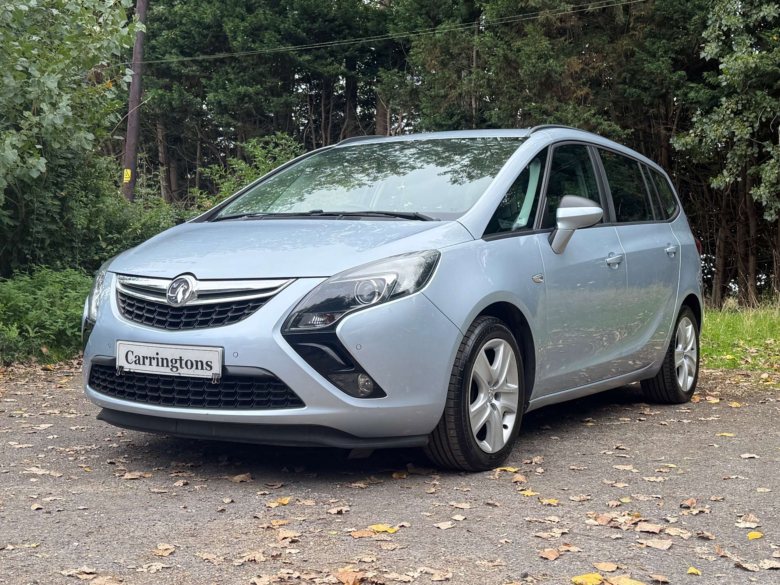 A 2014 VAUXHALL ZAFIRA TOURER 1.8 16V Exclusiv MPV 5dr Petrol Manual Euro 5 (140 ps) A 2014 VAUXHALL ZAFIRA TOURER 1.8 16V Exclusiv MPV 5dr Petrol Manual Euro 5 (140 ps)
