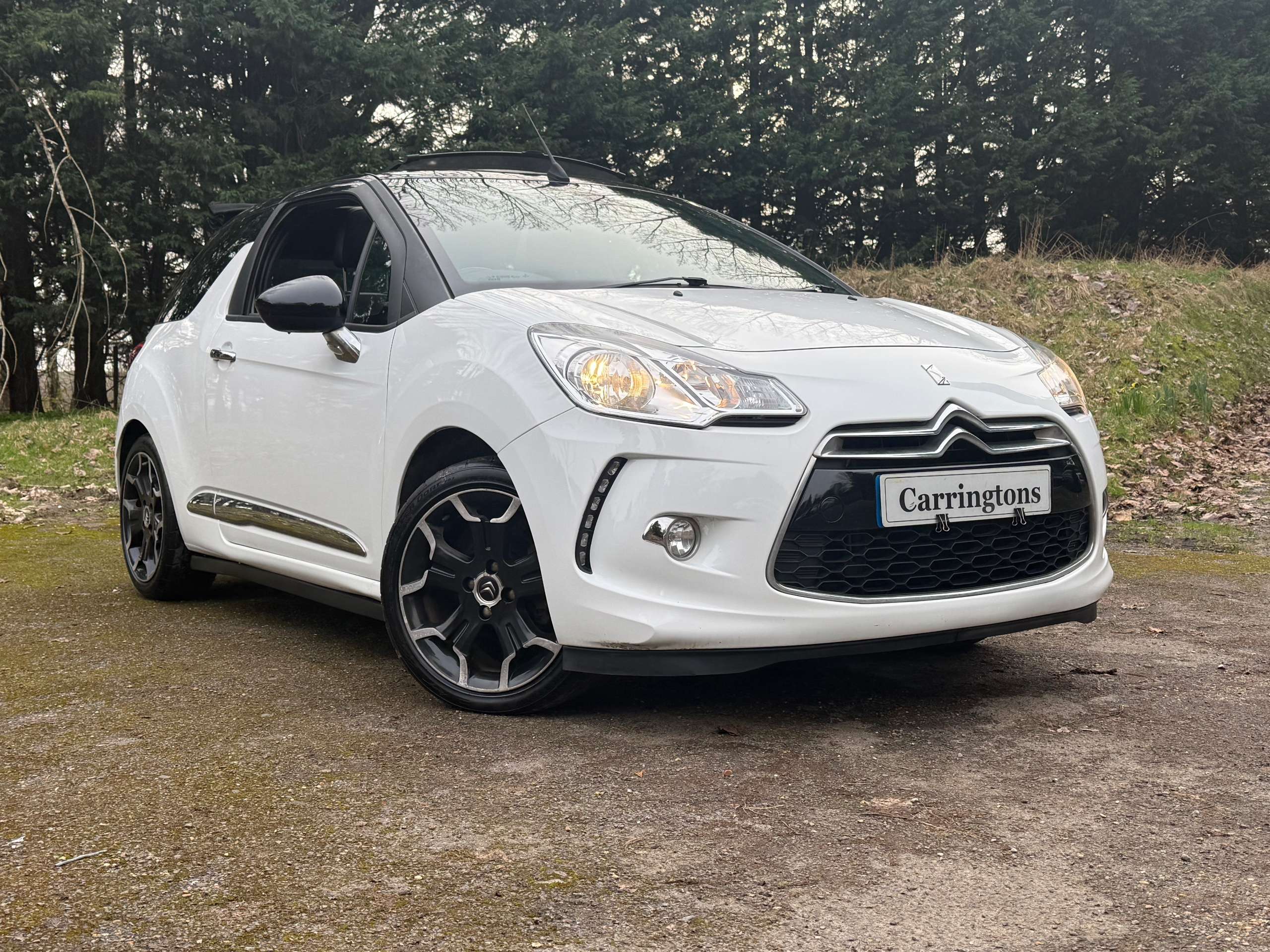 A 2014 CITROEN DS3 CABRIO 1.6 VTi DStyle Plus Convertible 2dr Petrol Manual Euro 5 (120 ps) A 2014 CITROEN DS3 CABRIO 1.6 VTi DStyle Plus Convertible 2dr Petrol Manual Euro 5 (120 ps)