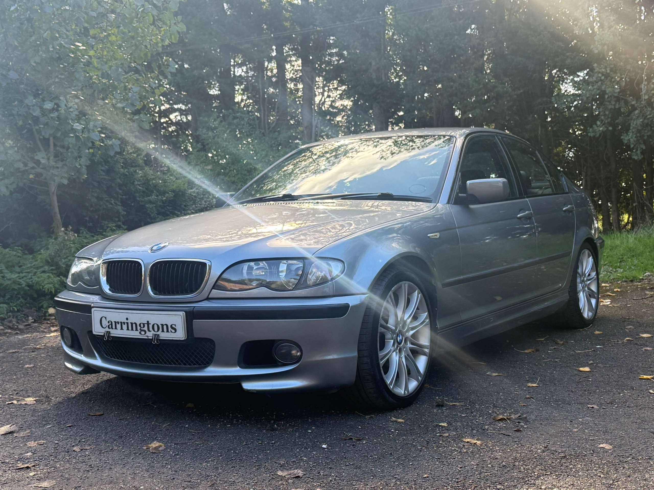 A 2003 BMW 3 SERIES 2.5 325i Sport Saloon 4dr Petrol Automatic (229 g/km, 192 bhp) A 2003 BMW 3 SERIES 2.5 325i Sport Saloon 4dr Petrol Automatic (229 g/km, 192 bhp)