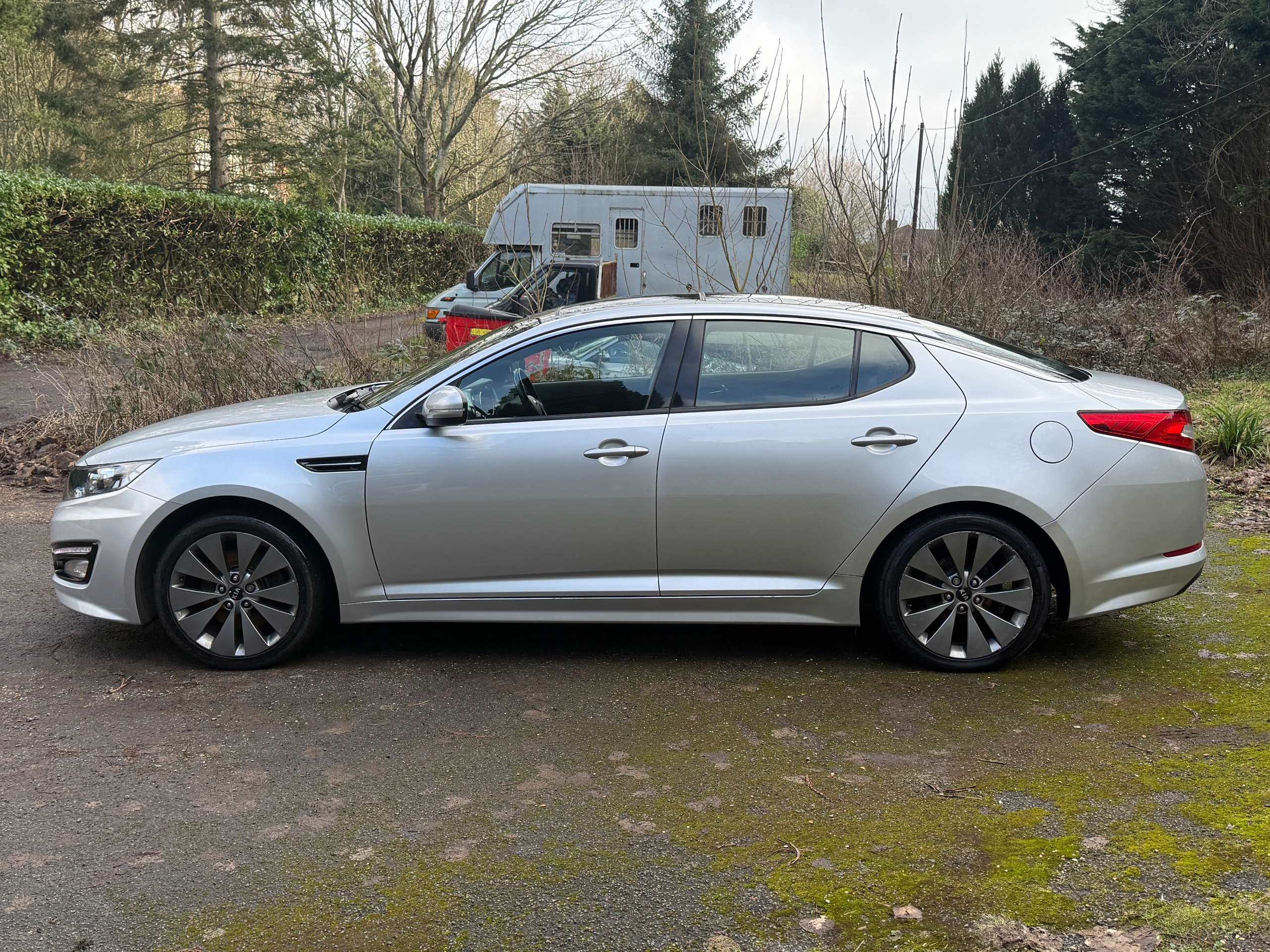 A 2013 KIA OPTIMA 1.7 CRDi EcoDynamics 2 Luxe Saloon 4dr Diesel Manual Euro 5 (s/s) (134 bhp) A 2013 KIA OPTIMA 1.7 CRDi EcoDynamics 2 Luxe Saloon 4dr Diesel Manual Euro 5 (s/s) (134 bhp)