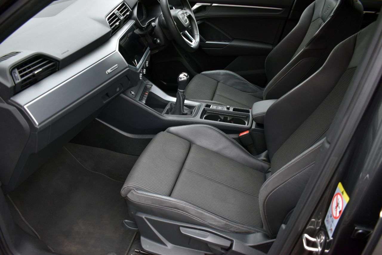 2019 AUDI Q3 2019 AUDI Q3