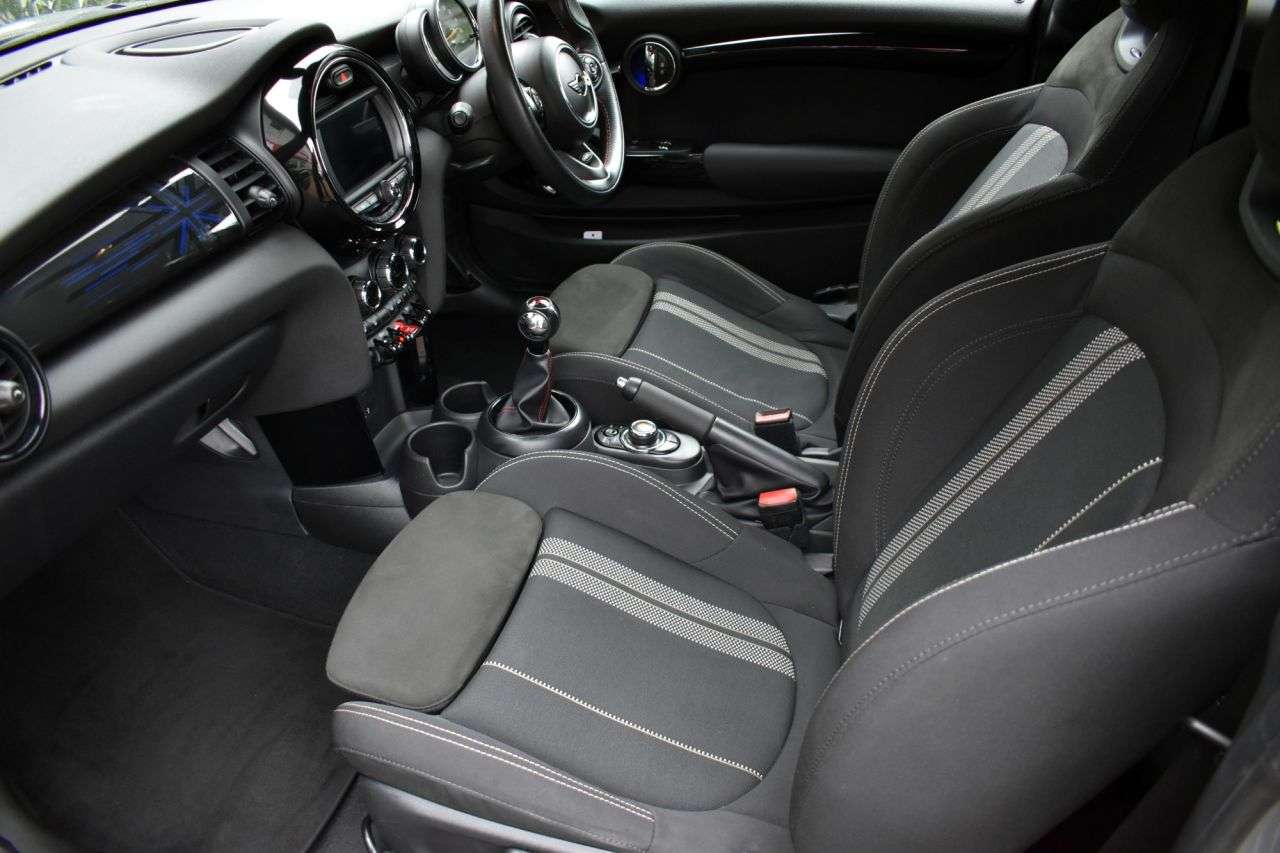 2018 MINI HATCH 2018 MINI HATCH