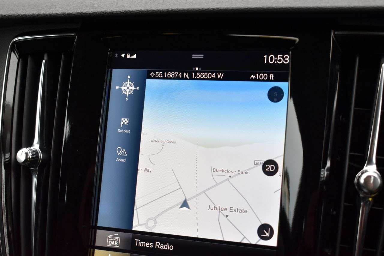 2017 VOLVO V90 2017 VOLVO V90