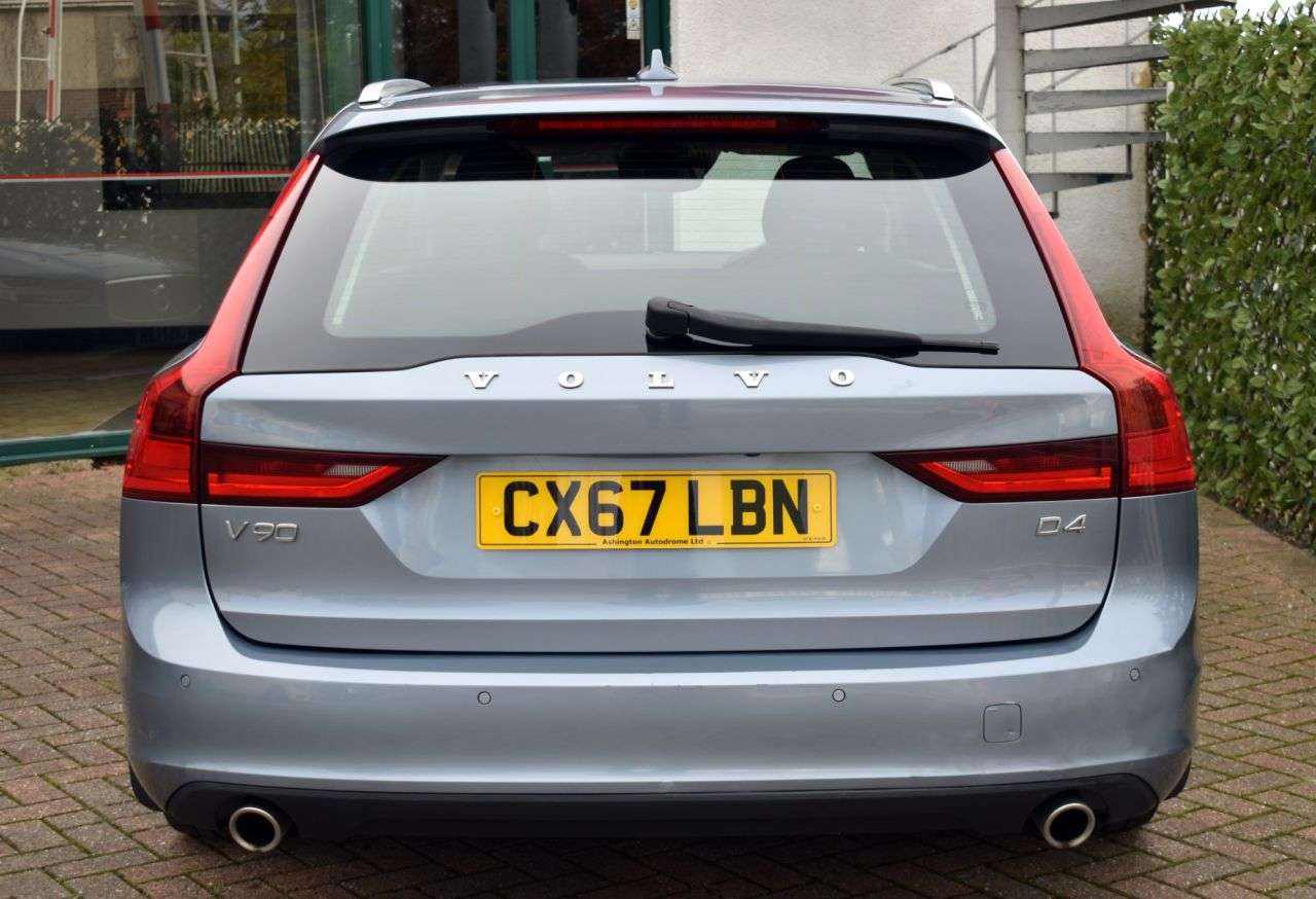 2017 VOLVO V90 2017 VOLVO V90