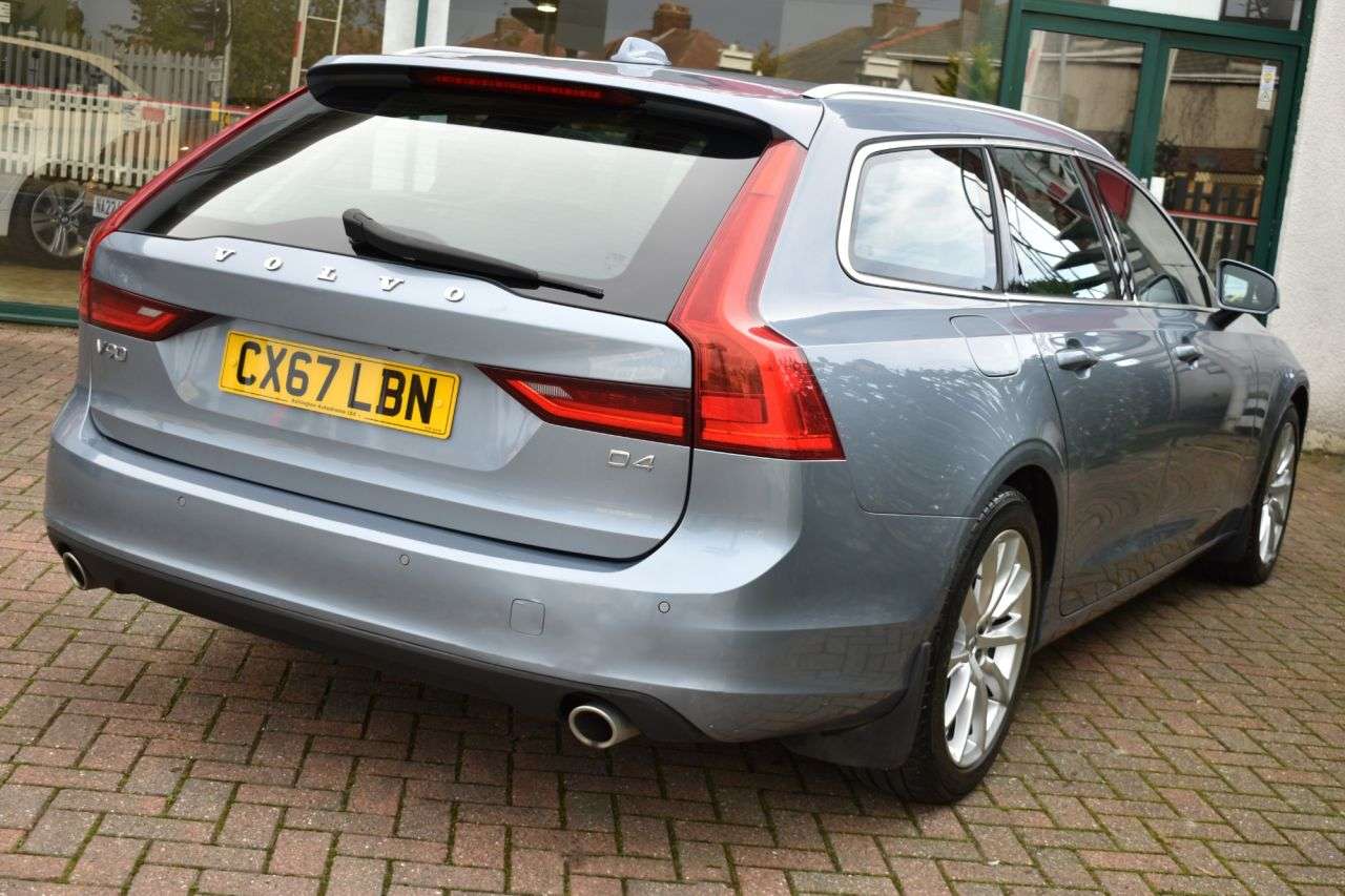 2017 VOLVO V90 2017 VOLVO V90