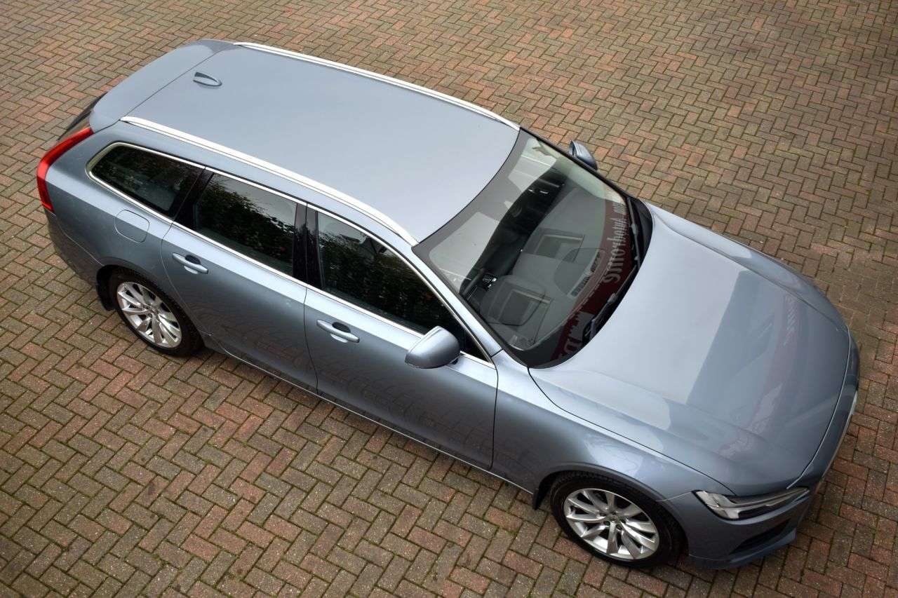 2017 VOLVO V90 2017 VOLVO V90
