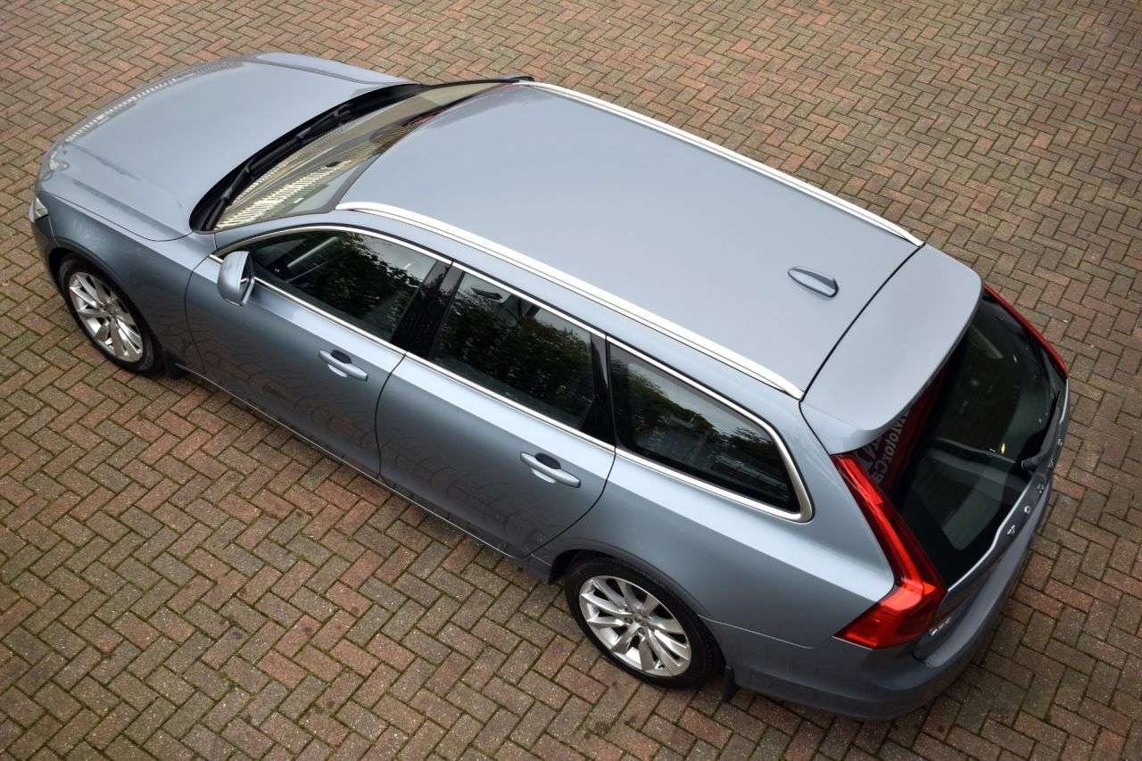 2017 VOLVO V90 2017 VOLVO V90