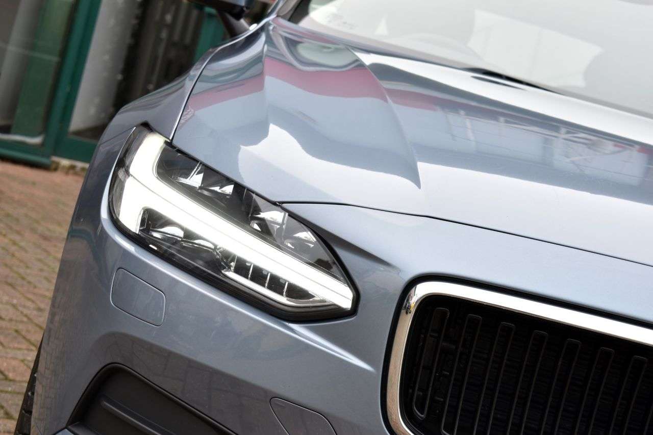 2017 VOLVO V90 2017 VOLVO V90