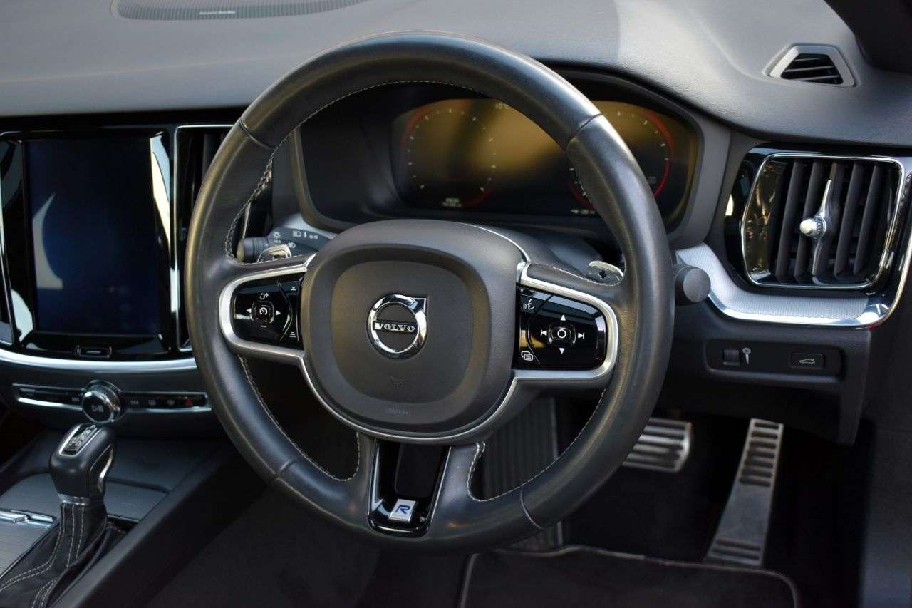 2019 VOLVO S60 2019 VOLVO S60