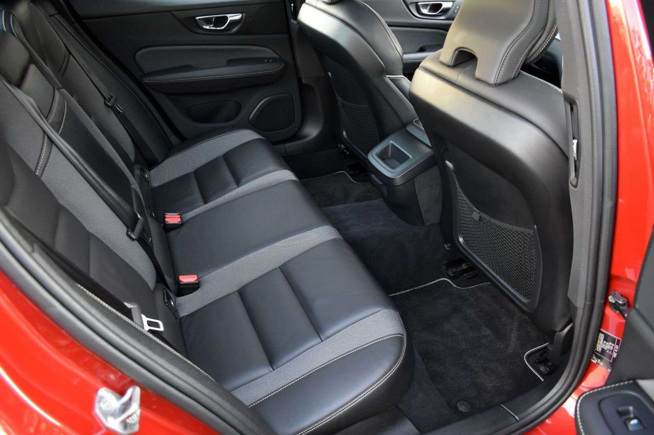 2019 VOLVO S60 2019 VOLVO S60