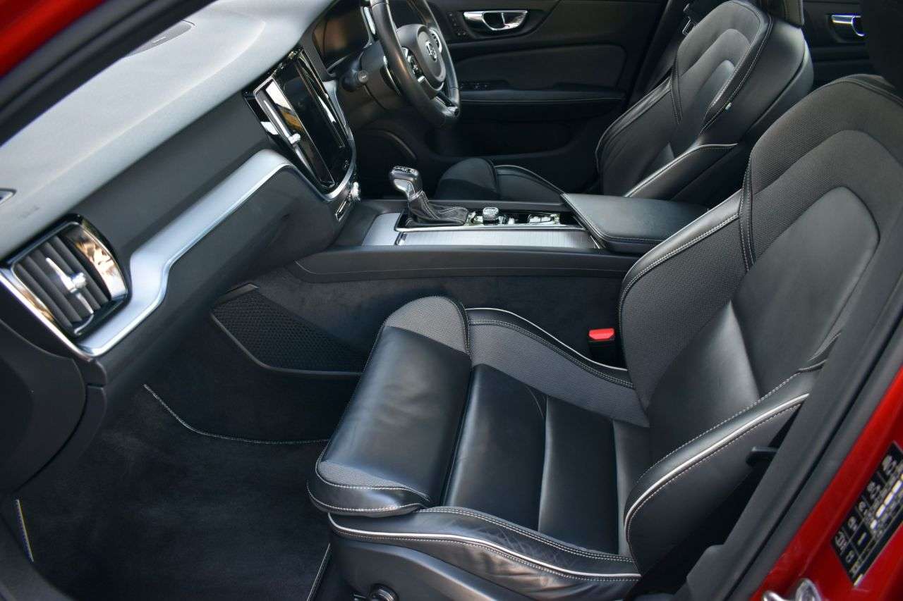 2019 VOLVO S60 2019 VOLVO S60