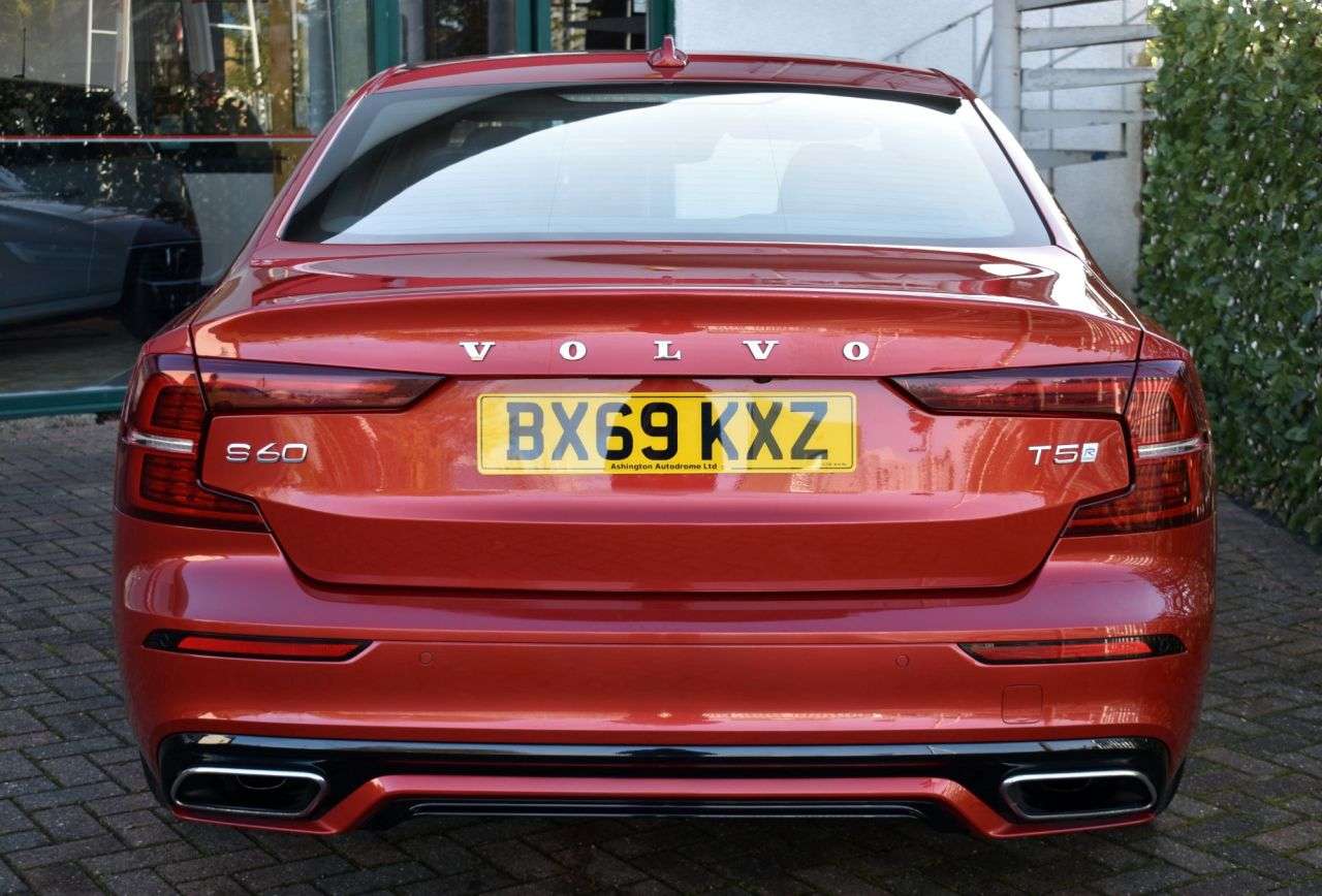 2019 VOLVO S60 2019 VOLVO S60