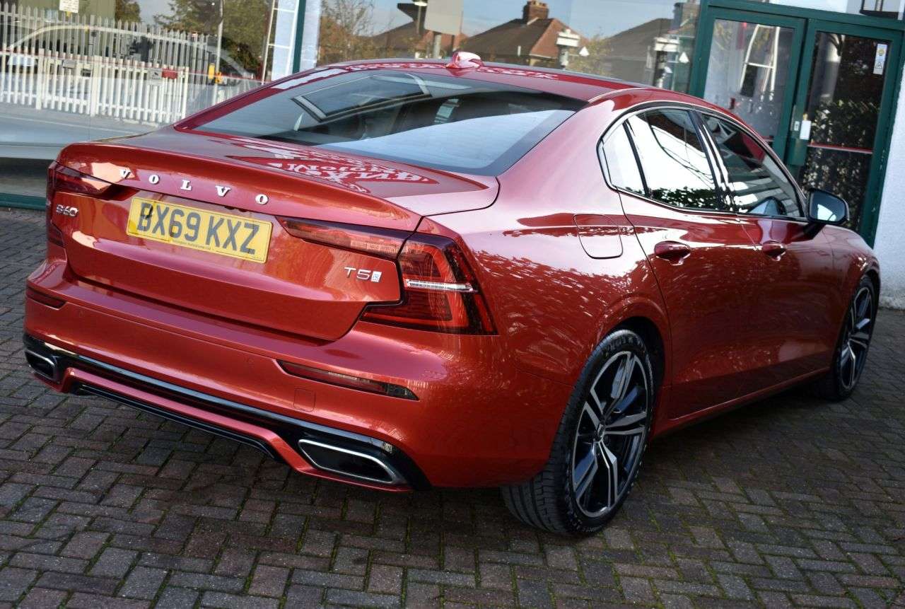 2019 VOLVO S60 2019 VOLVO S60