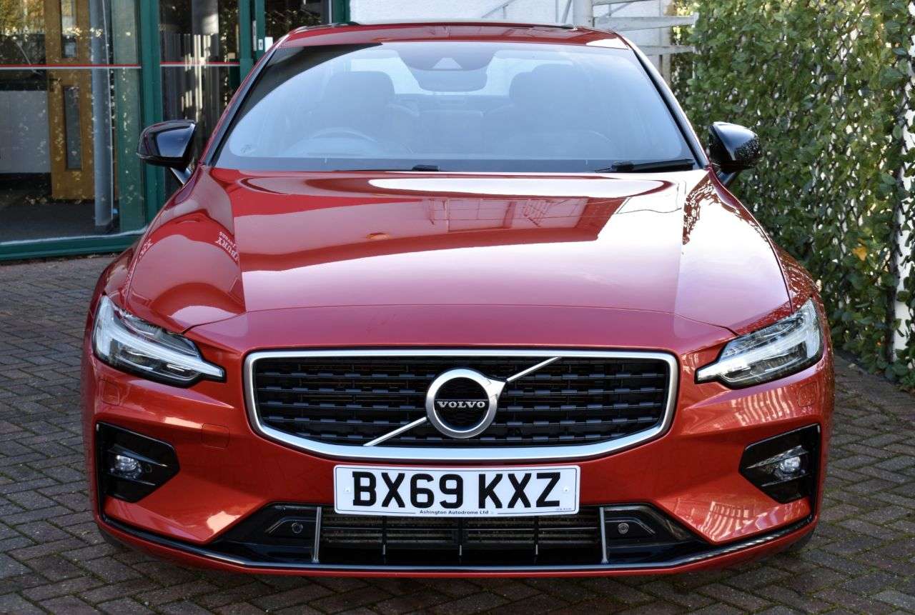 2019 VOLVO S60 2019 VOLVO S60