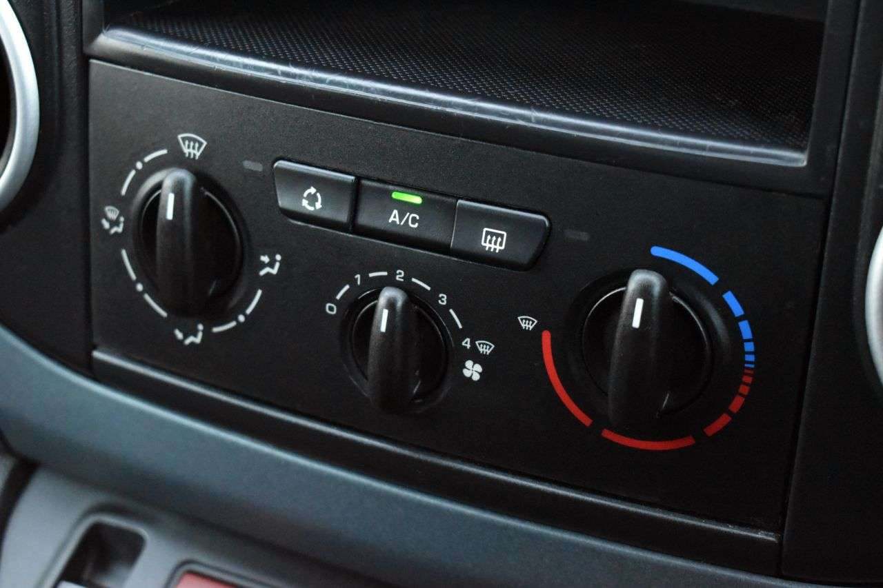 2015 PEUGEOT PARTNER TEPEE 2015 PEUGEOT PARTNER TEPEE