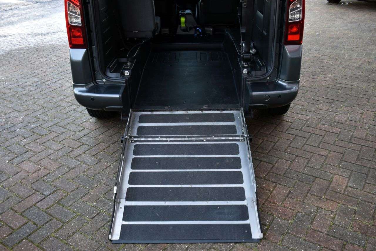 2015 PEUGEOT PARTNER TEPEE 2015 PEUGEOT PARTNER TEPEE