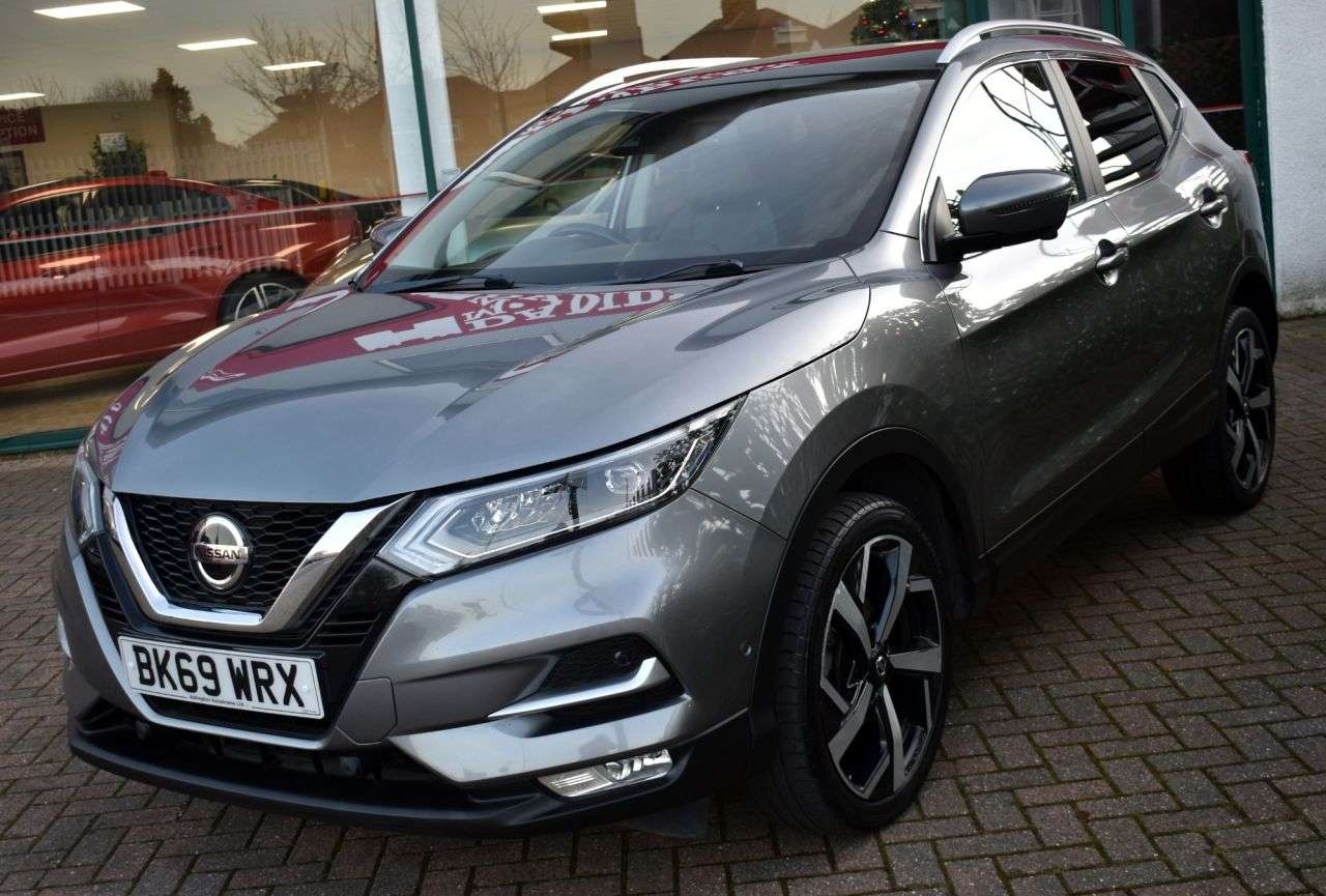 A 2019 NISSAN QASHQAI 1.3 DIG-T TEKNA 5 DOOR DCT 7-SPEED AUTO 158 BHP (EURO 6) High Specification A 2019 NISSAN QASHQAI 1.3 DIG-T TEKNA 5 DOOR DCT 7-SPEED AUTO 158 BHP (EURO 6) High Specification