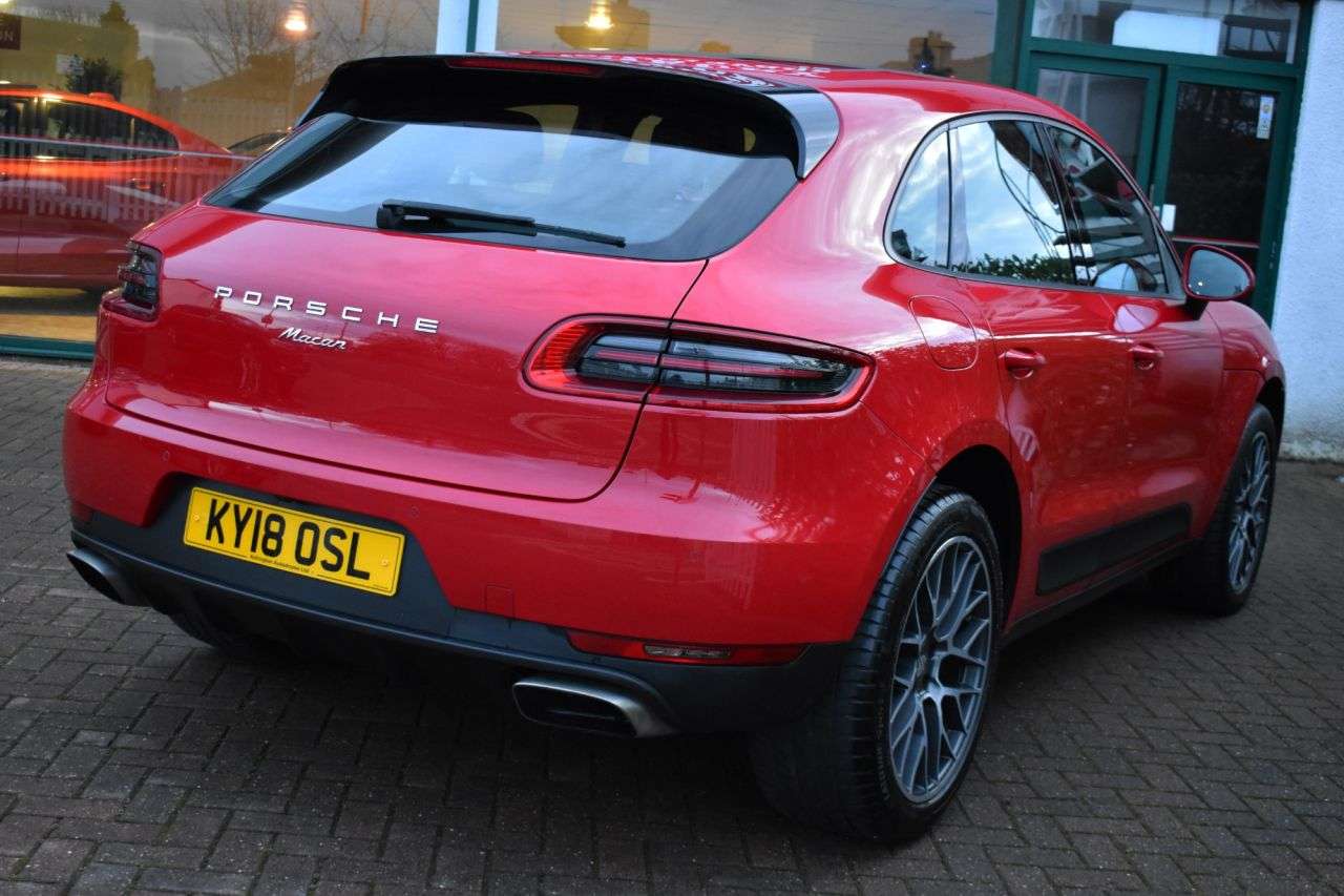 2018 PORSCHE MACAN 2018 PORSCHE MACAN