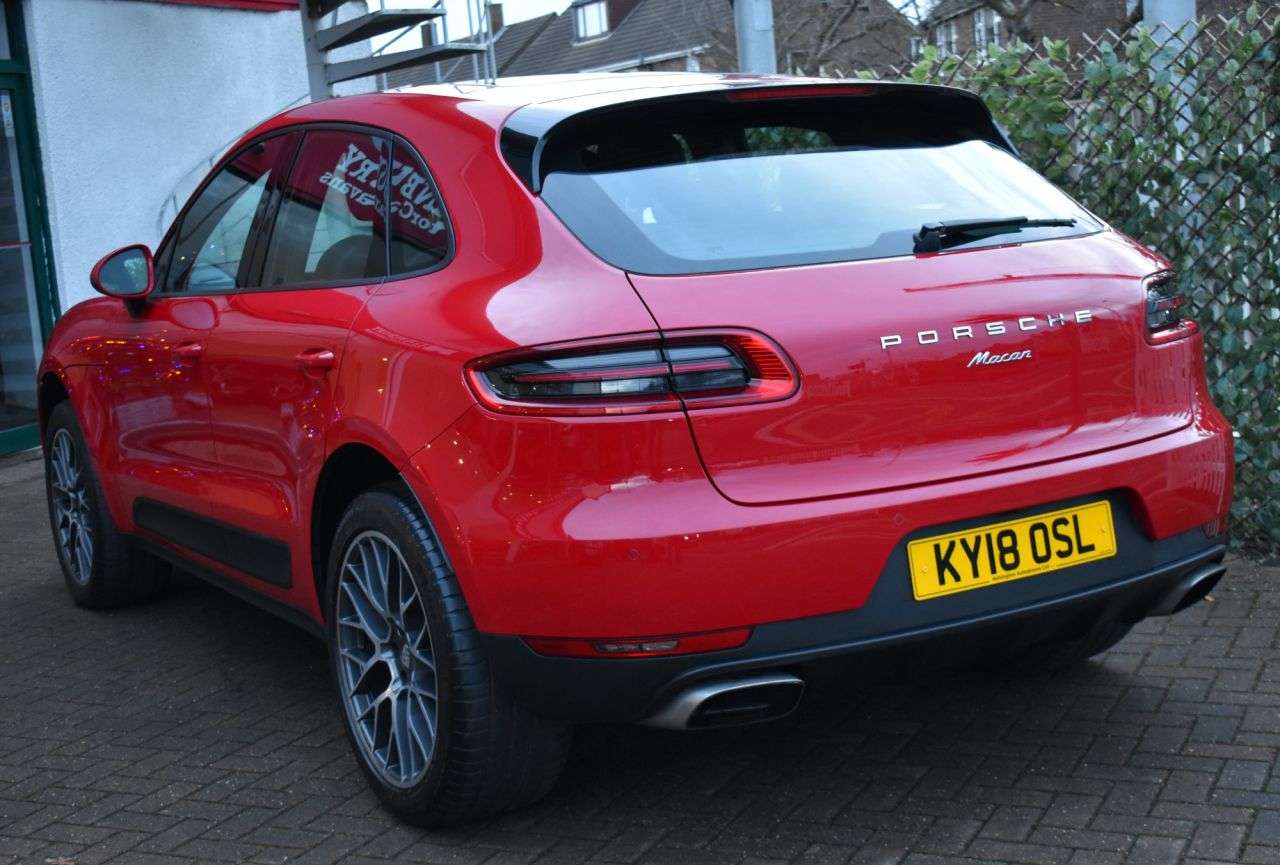 2018 PORSCHE MACAN 2018 PORSCHE MACAN