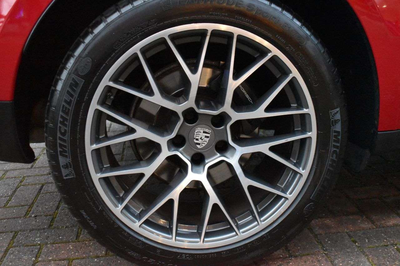 2018 PORSCHE MACAN 2018 PORSCHE MACAN