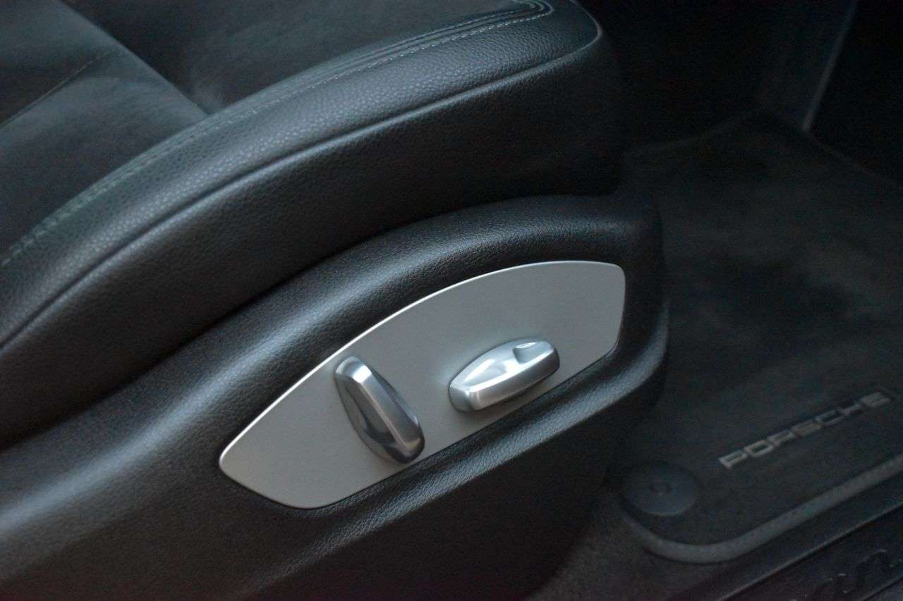 2018 PORSCHE MACAN 2018 PORSCHE MACAN