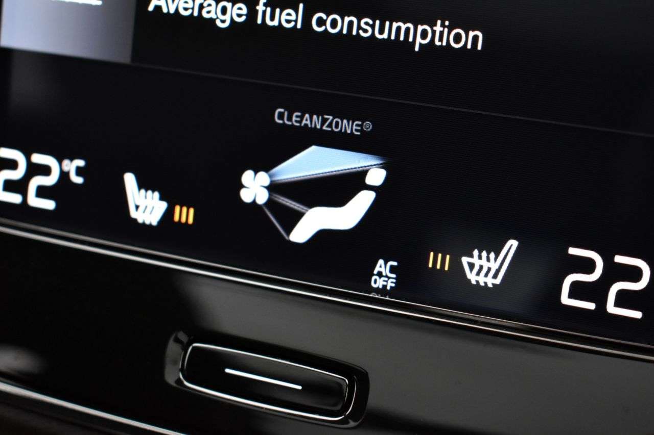 2020 VOLVO XC40 2020 VOLVO XC40