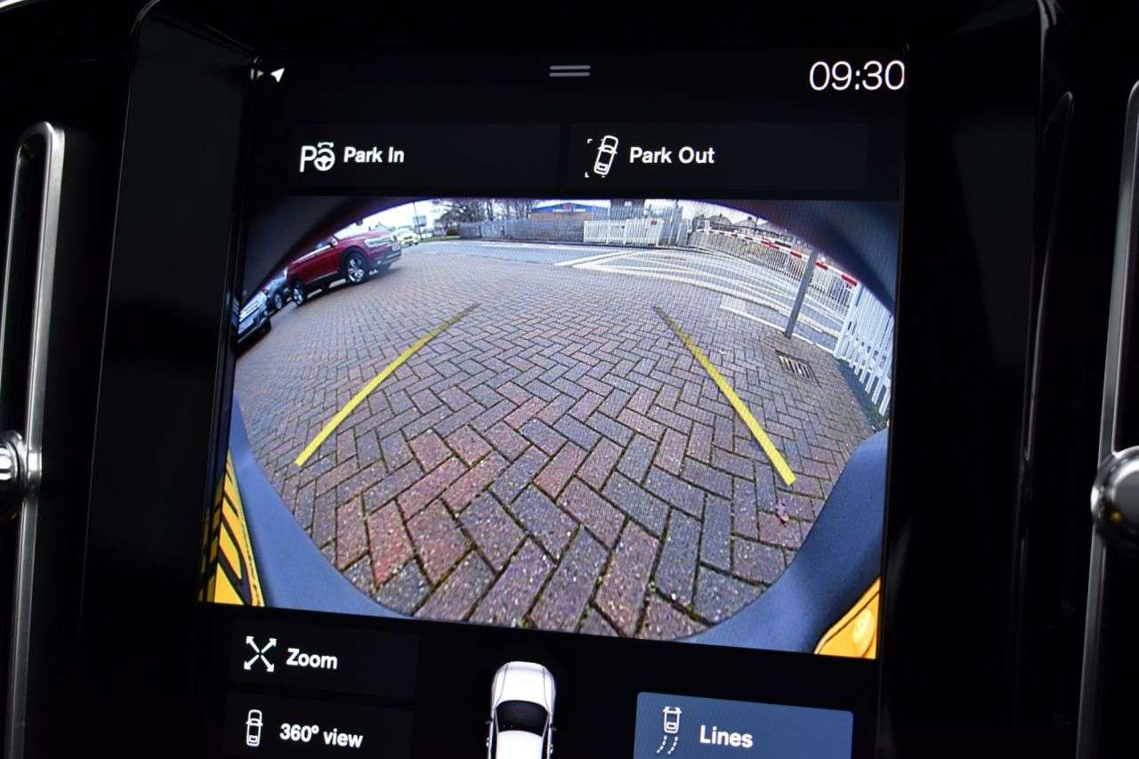 2020 VOLVO XC40 2020 VOLVO XC40