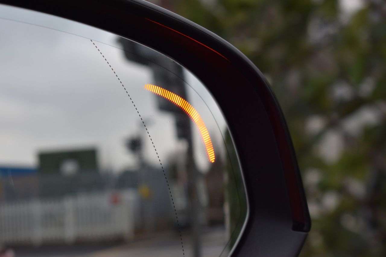 2020 VOLVO XC40 2020 VOLVO XC40