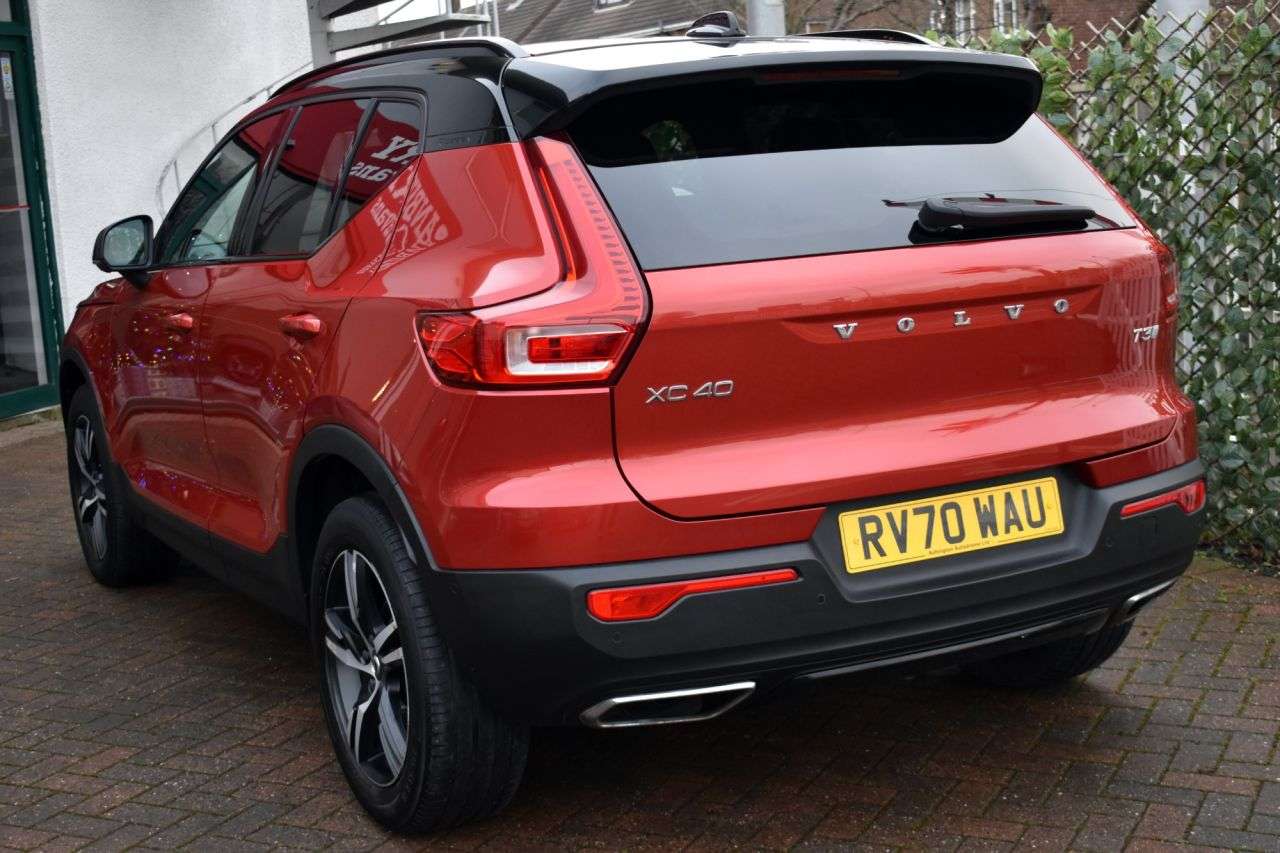 2020 VOLVO XC40 2020 VOLVO XC40