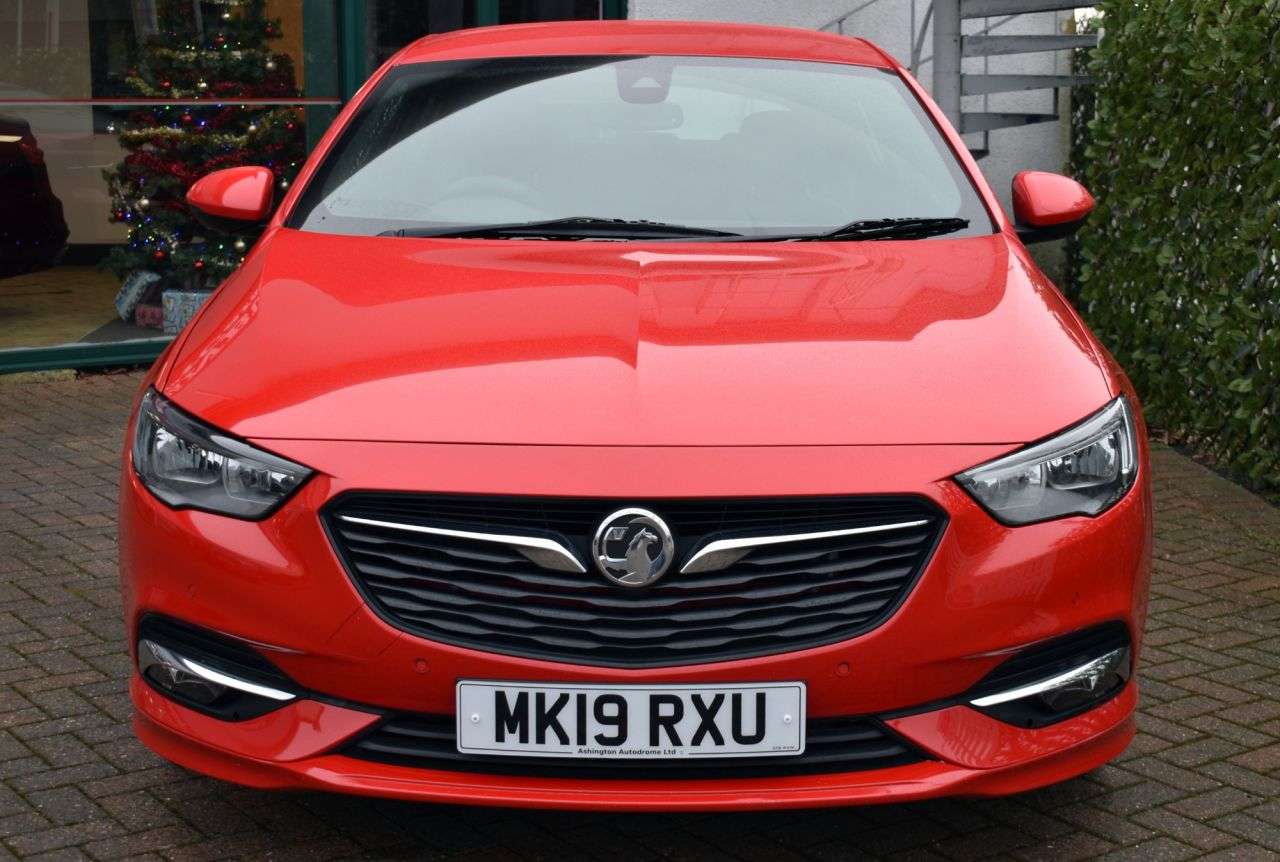 A 2019 VAUXHALL INSIGNIA 1.5T SRi VX-LINE NAV GRAND SPORT 5 DOOR 6-SPEED 163 BHP Apple CarPlay / Rev A 2019 VAUXHALL INSIGNIA 1.5T SRi VX-LINE NAV GRAND SPORT 5 DOOR 6-SPEED 163 BHP Apple CarPlay / Rev