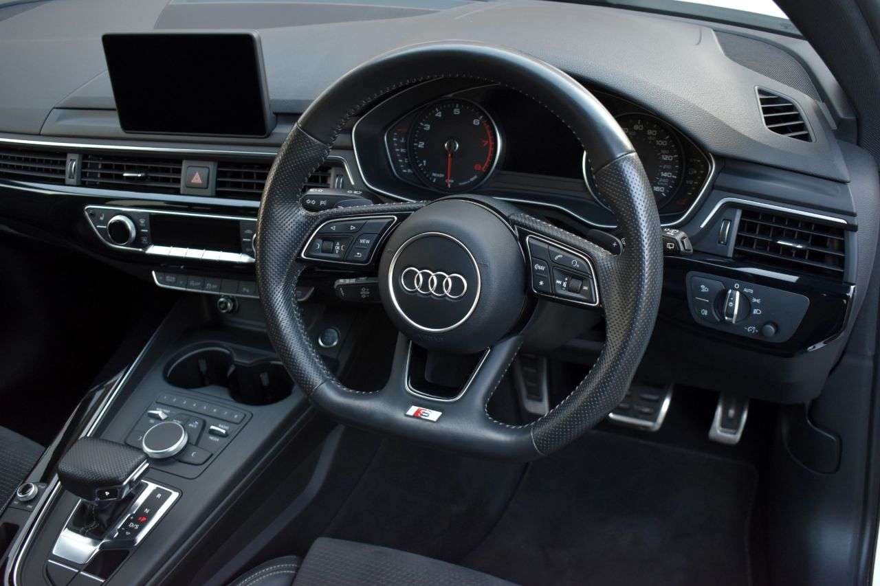 2018 AUDI A4 AVANT 2018 AUDI A4 AVANT