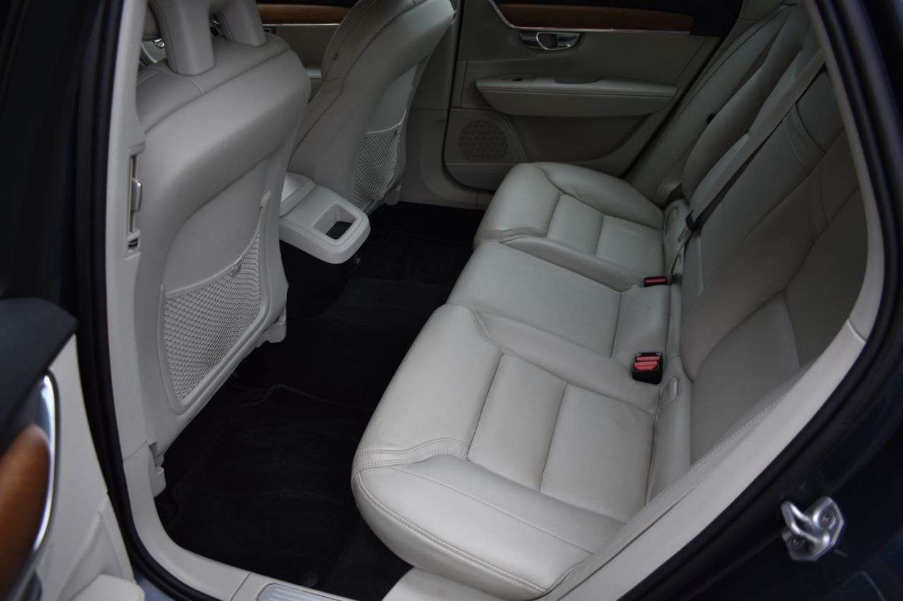 2018 VOLVO S90 2018 VOLVO S90