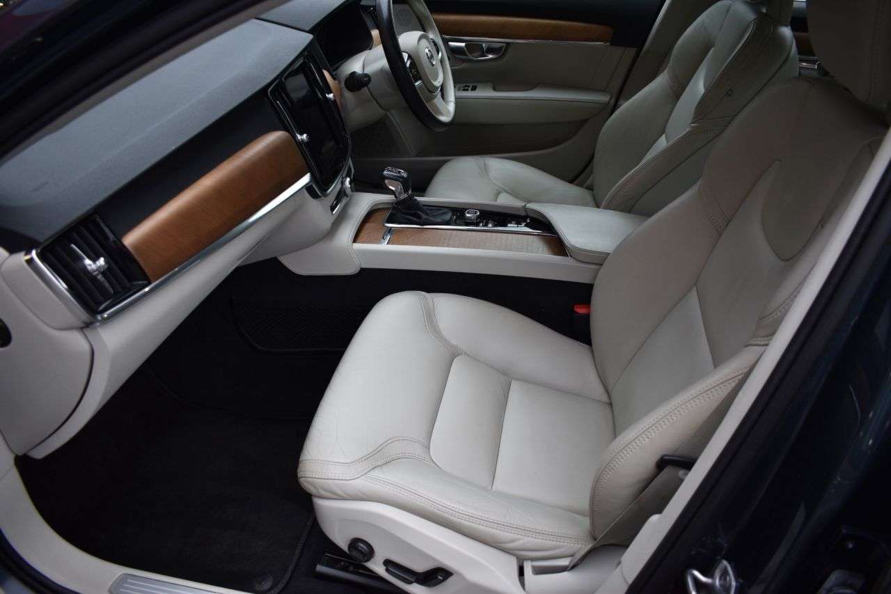 2018 VOLVO S90 2018 VOLVO S90