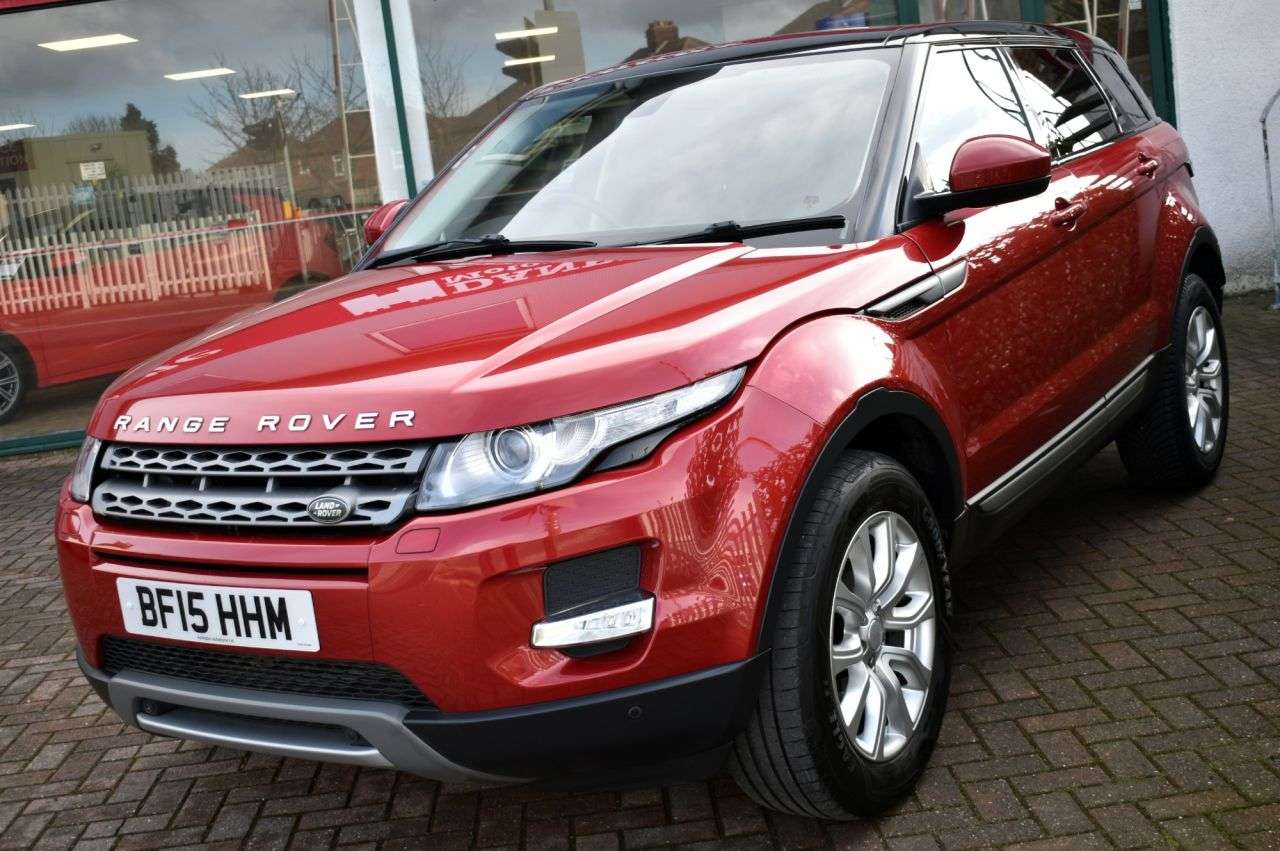 A 2015 LAND ROVER RANGE ROVER EVOQUE 2.2 SD4 PURE TECH 5 DOOR 9-SPEED AUTO 4WD 188 BHP Sat Nav / Park Asst / Cru A 2015 LAND ROVER RANGE ROVER EVOQUE 2.2 SD4 PURE TECH 5 DOOR 9-SPEED AUTO 4WD 188 BHP Sat Nav / Park Asst / Cru
