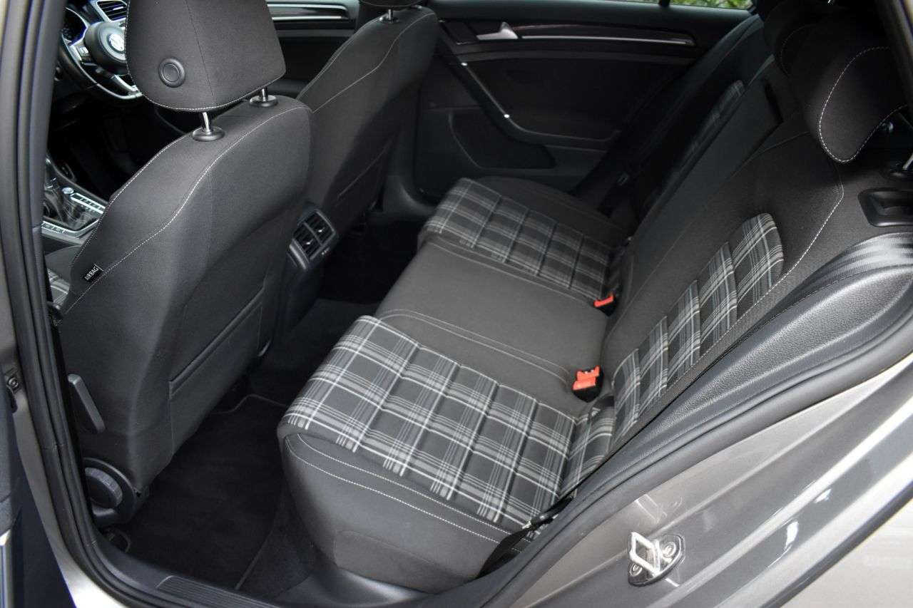 2017 VOLKSWAGEN GOLF 2017 VOLKSWAGEN GOLF