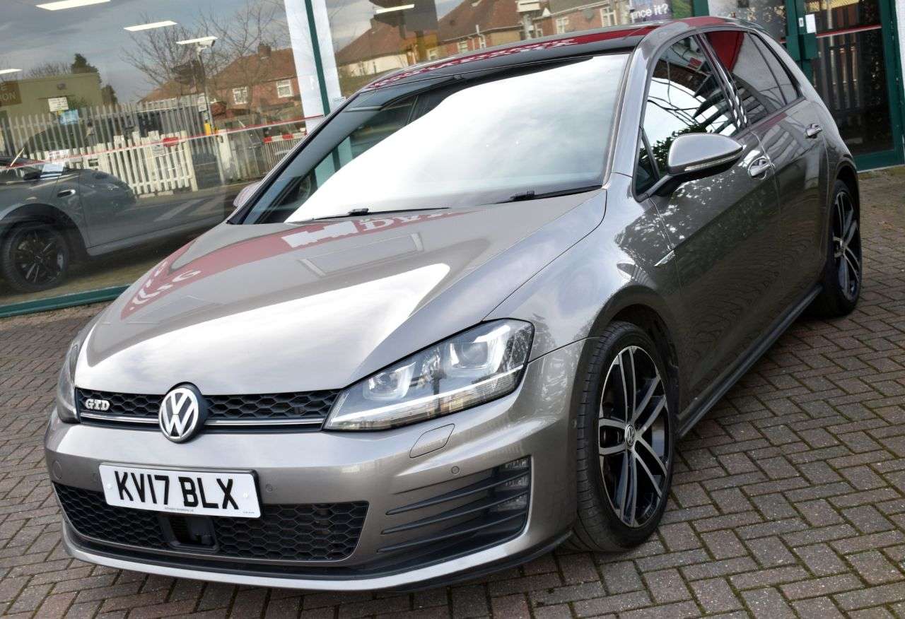 A 2017 VOLKSWAGEN GOLF 2.0 GTD 5 DOOR DSG AUTO 181 BHP (EURO 6) Panoramic Roof / Rev Camera A 2017 VOLKSWAGEN GOLF 2.0 GTD 5 DOOR DSG AUTO 181 BHP (EURO 6) Panoramic Roof / Rev Camera
