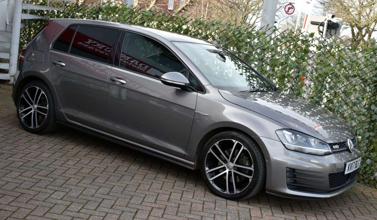 2017 VOLKSWAGEN GOLF 2017 VOLKSWAGEN GOLF