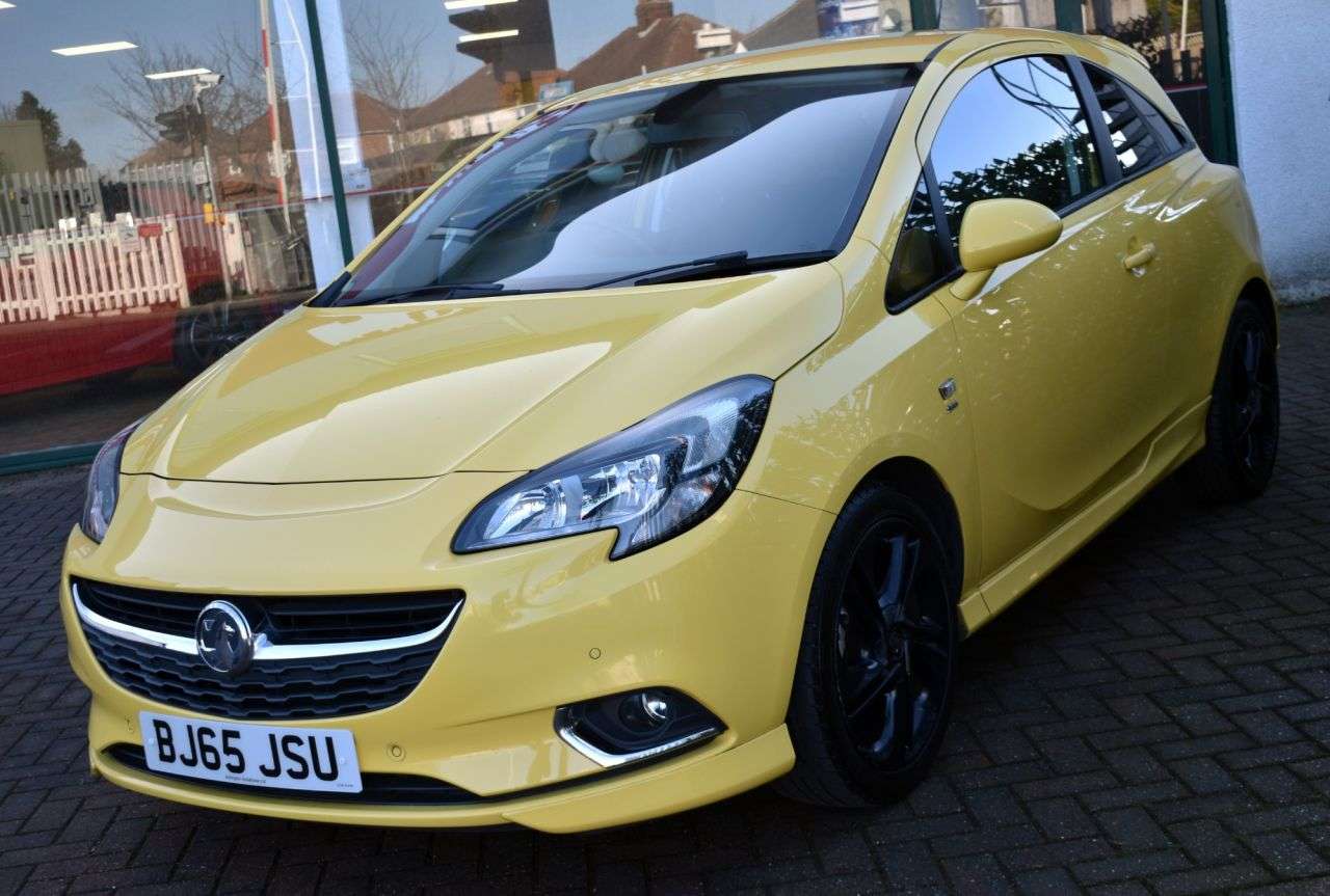 A 2015 VAUXHALL CORSA 1.4i SRi VX-LINE 3 DOOR 89 BHP (EURO 6) Bluetooth / DAB / Cruise A 2015 VAUXHALL CORSA 1.4i SRi VX-LINE 3 DOOR 89 BHP (EURO 6) Bluetooth / DAB / Cruise