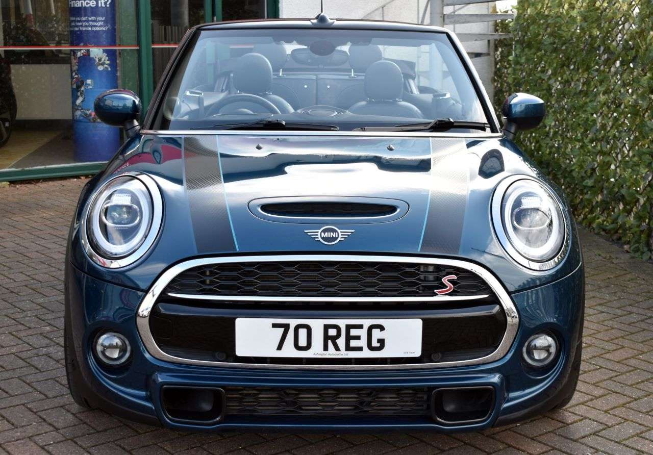 A 2020 MINI CONVERTIBLE 2.0 COOPER S SIDEWALK EDITION 7-SPEED AUTO 189 BHP (EURO 6) Exclusive... 1 A 2020 MINI CONVERTIBLE 2.0 COOPER S SIDEWALK EDITION 7-SPEED AUTO 189 BHP (EURO 6) Exclusive... 1