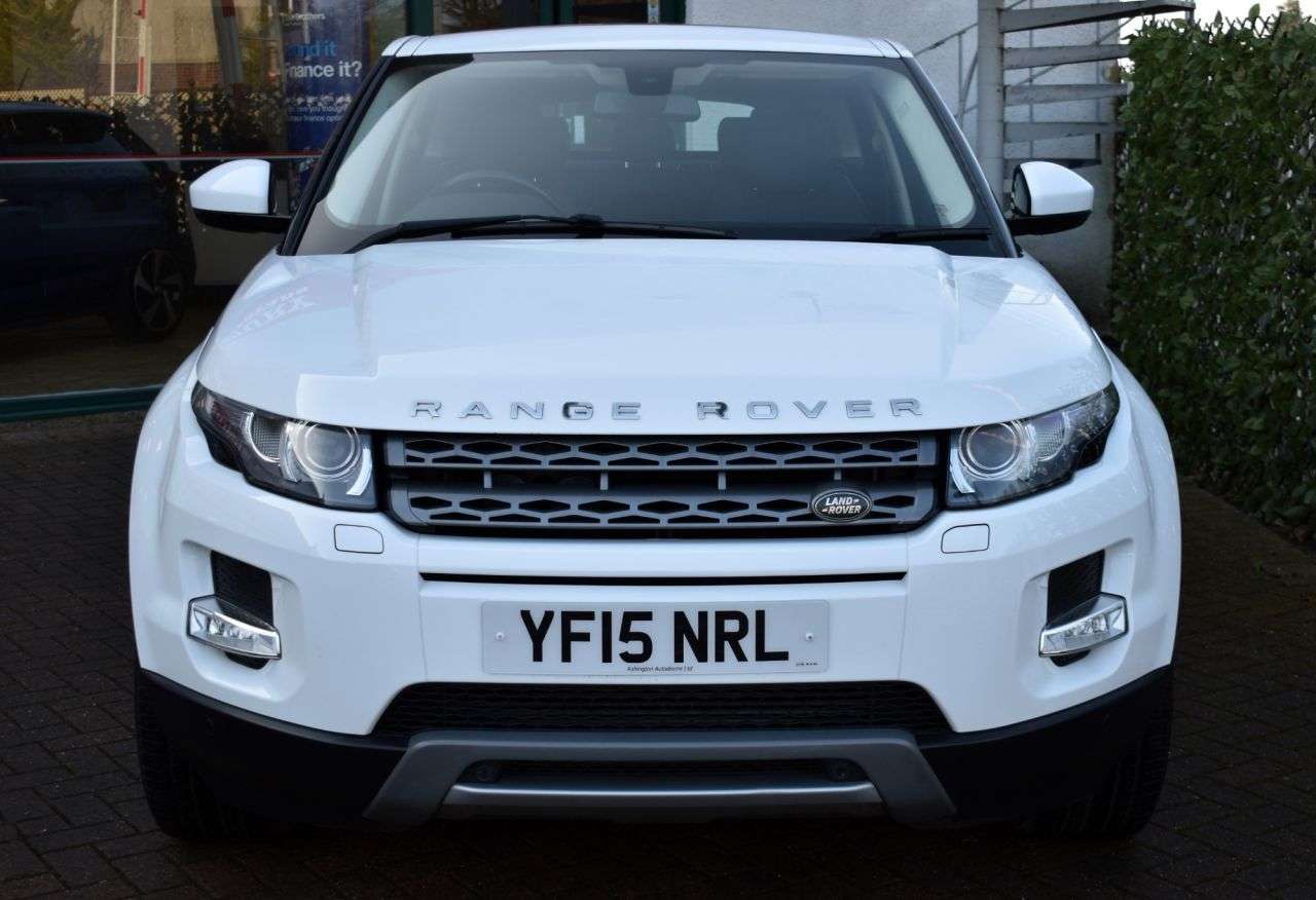 A 2015 LAND ROVER RANGE ROVER EVOQUE 2.2 SD4 PURE TECH 4WD 5 DOOR 9-SPEED AUTO 187 BHP Panoramic Roof / Park Ass A 2015 LAND ROVER RANGE ROVER EVOQUE 2.2 SD4 PURE TECH 4WD 5 DOOR 9-SPEED AUTO 187 BHP Panoramic Roof / Park Ass