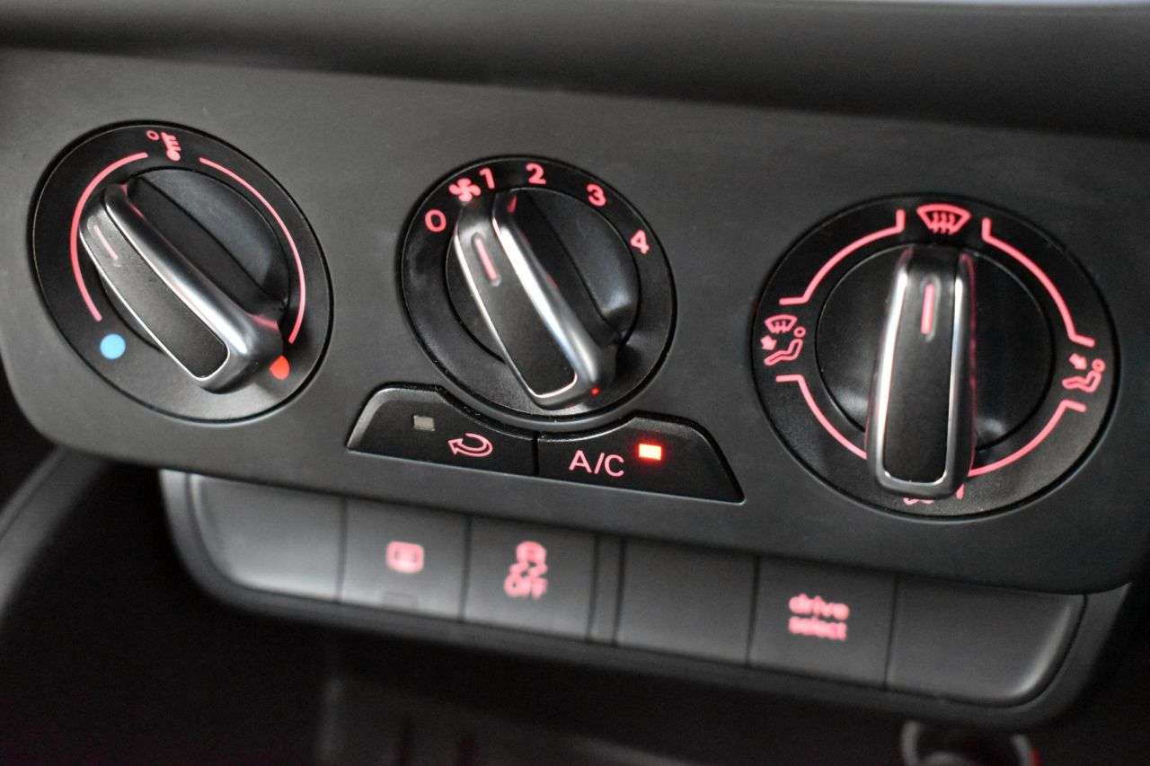 2016 AUDI A1 2016 AUDI A1