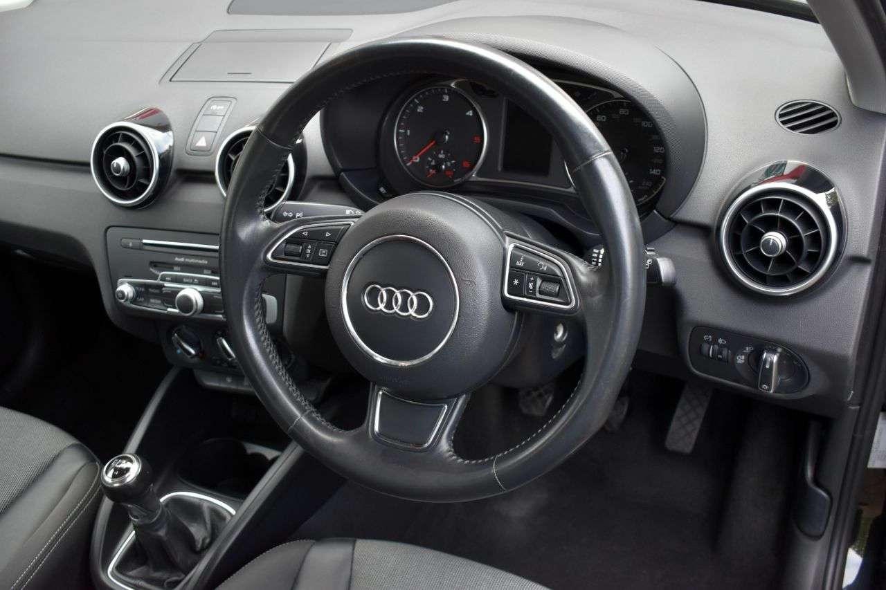 2016 AUDI A1 2016 AUDI A1